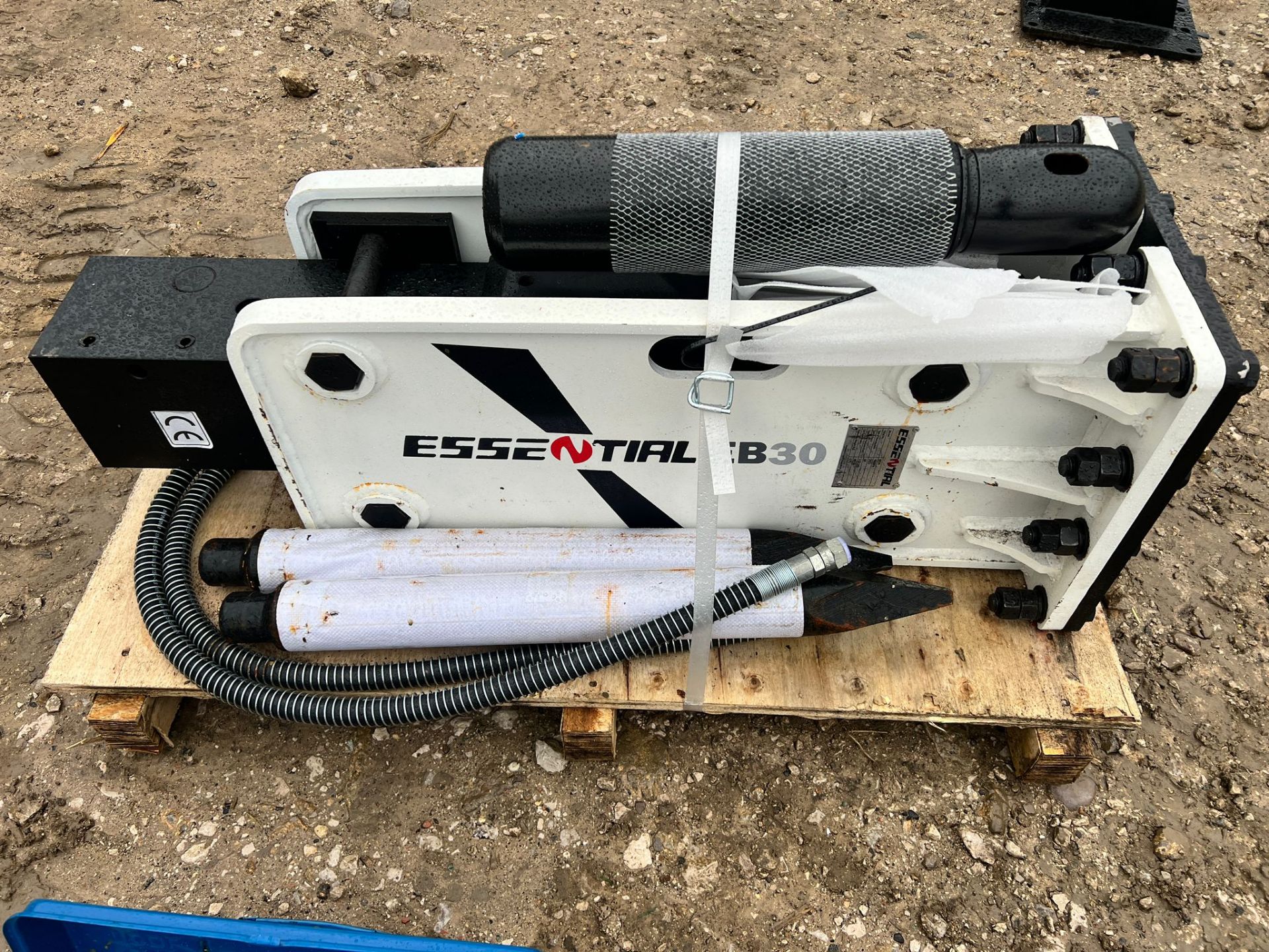 New And Unused Essential EB30 Hydrualic Rock Breaker With 50mm Headstock *PLUS VAT* - Image 3 of 10
