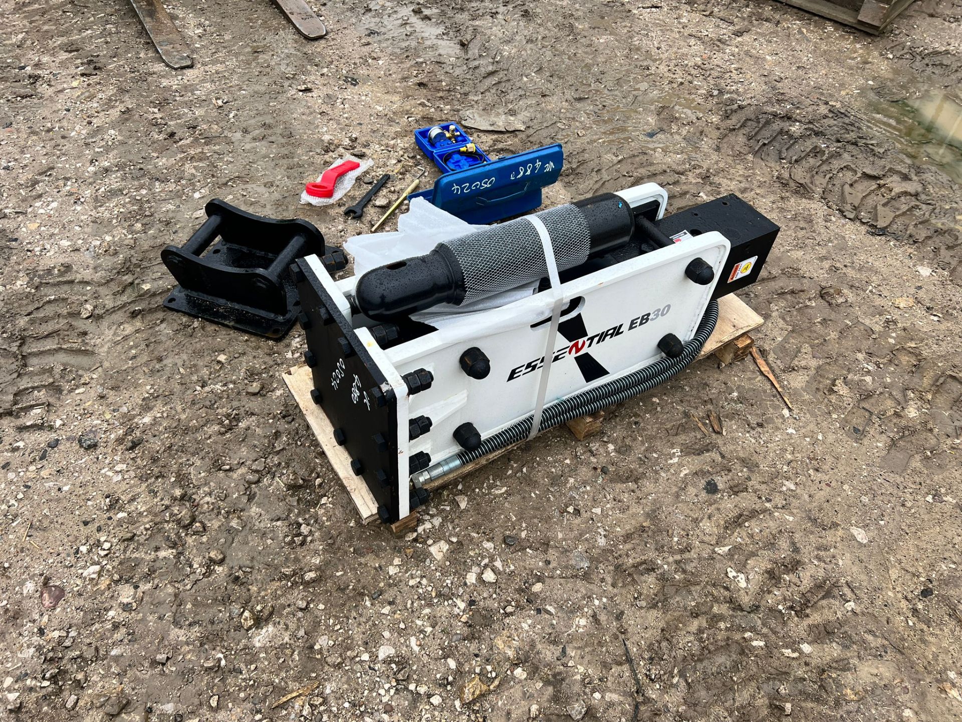 New And Unused Essential EB30 Hydrualic Rock Breaker With 50mm Headstock *PLUS VAT* - Image 5 of 10
