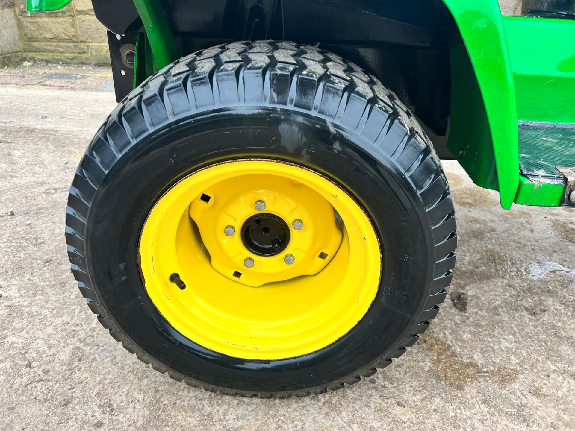 John Deere 415 Compact Tractor With Rear PTO *PLUS VAT* - Image 6 of 11