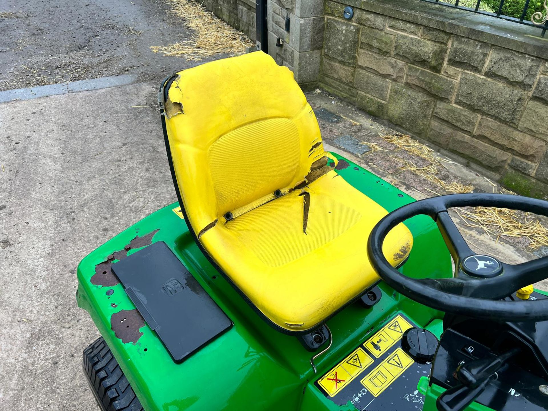 John Deere 415 Compact Tractor With Rear PTO *PLUS VAT* - Image 4 of 11