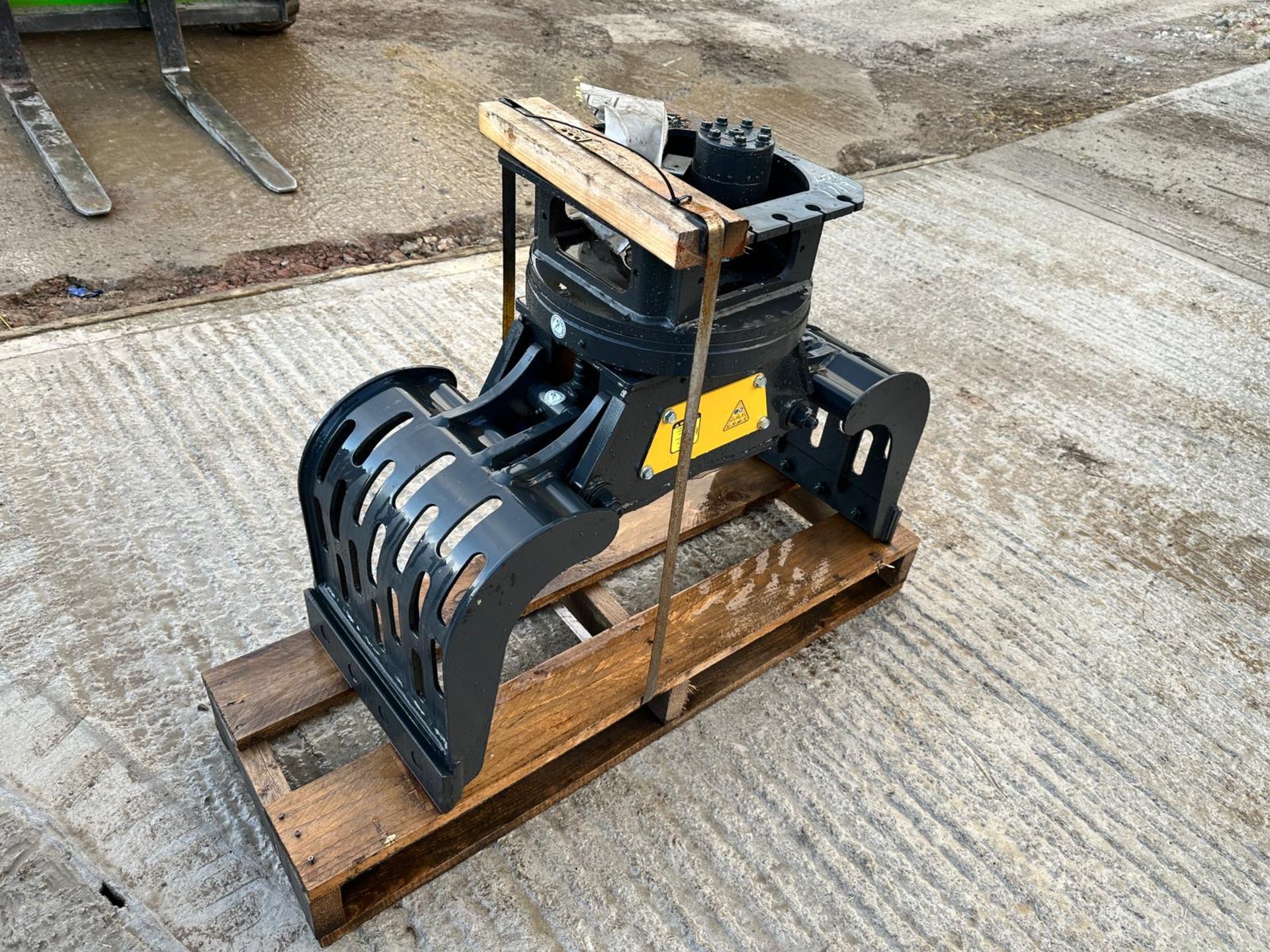 New And Unused Mustang GRP150 Hydrualic Rotating Selector Grab *PLUS VAT* - Image 4 of 13