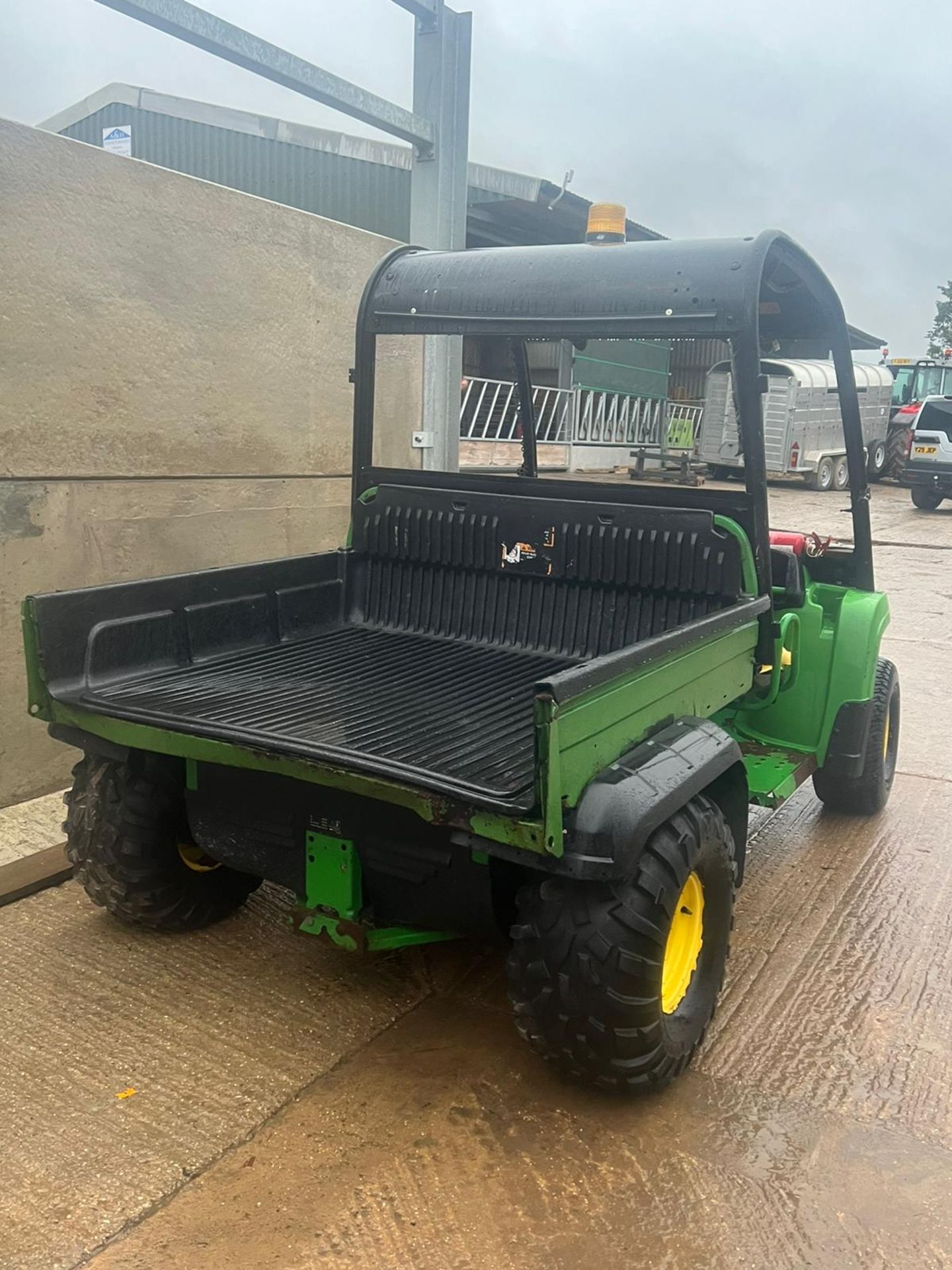 JOHN DEERE ELECTRIC GATOR *PLUS VAT* - Image 2 of 8