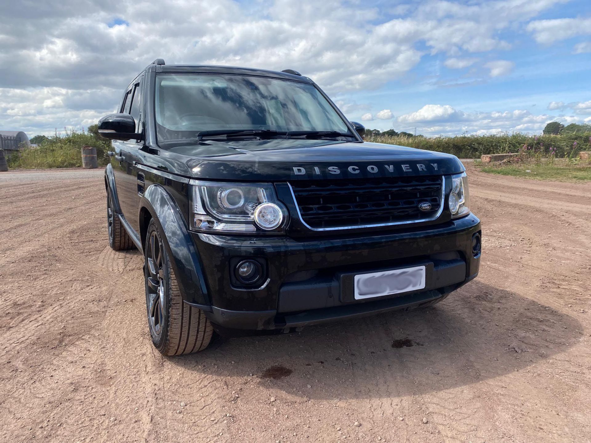 2015 LAND ROVER DISCOVERY XS SDV6 AUTO BLACK CONVERTED COMMERCIAL – WITH REAR SEAT CONVERSION - Image 3 of 16