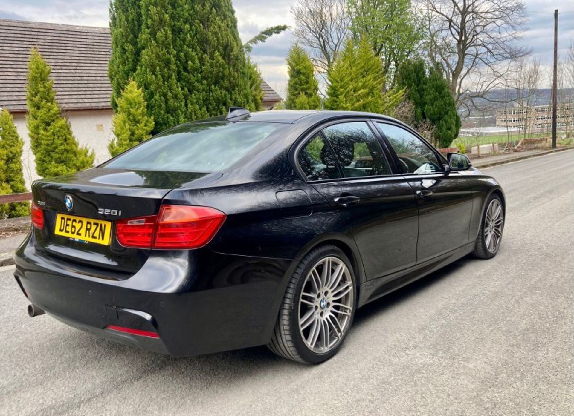 2012/62 REG BMW 320I XDRIVE M SPORT 2.0 PETROL SALOON - FULL BMW SERVICE HISTORY - PARKING SENSORS - Image 5 of 5