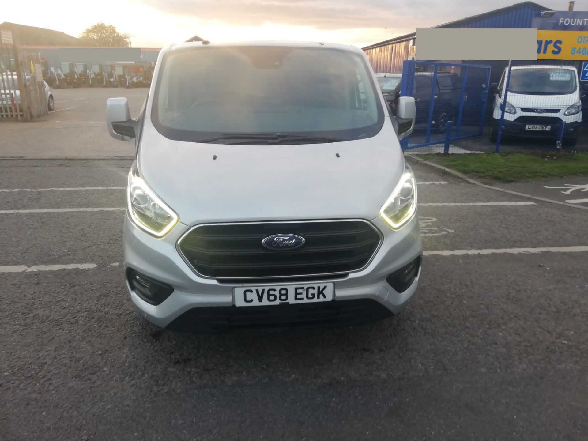 2018 FORD TRANSIT CUSTOM 300 LIMITED SILVER PANEL VAN 100,000 MILES *PLUS VAT* - Image 3 of 11