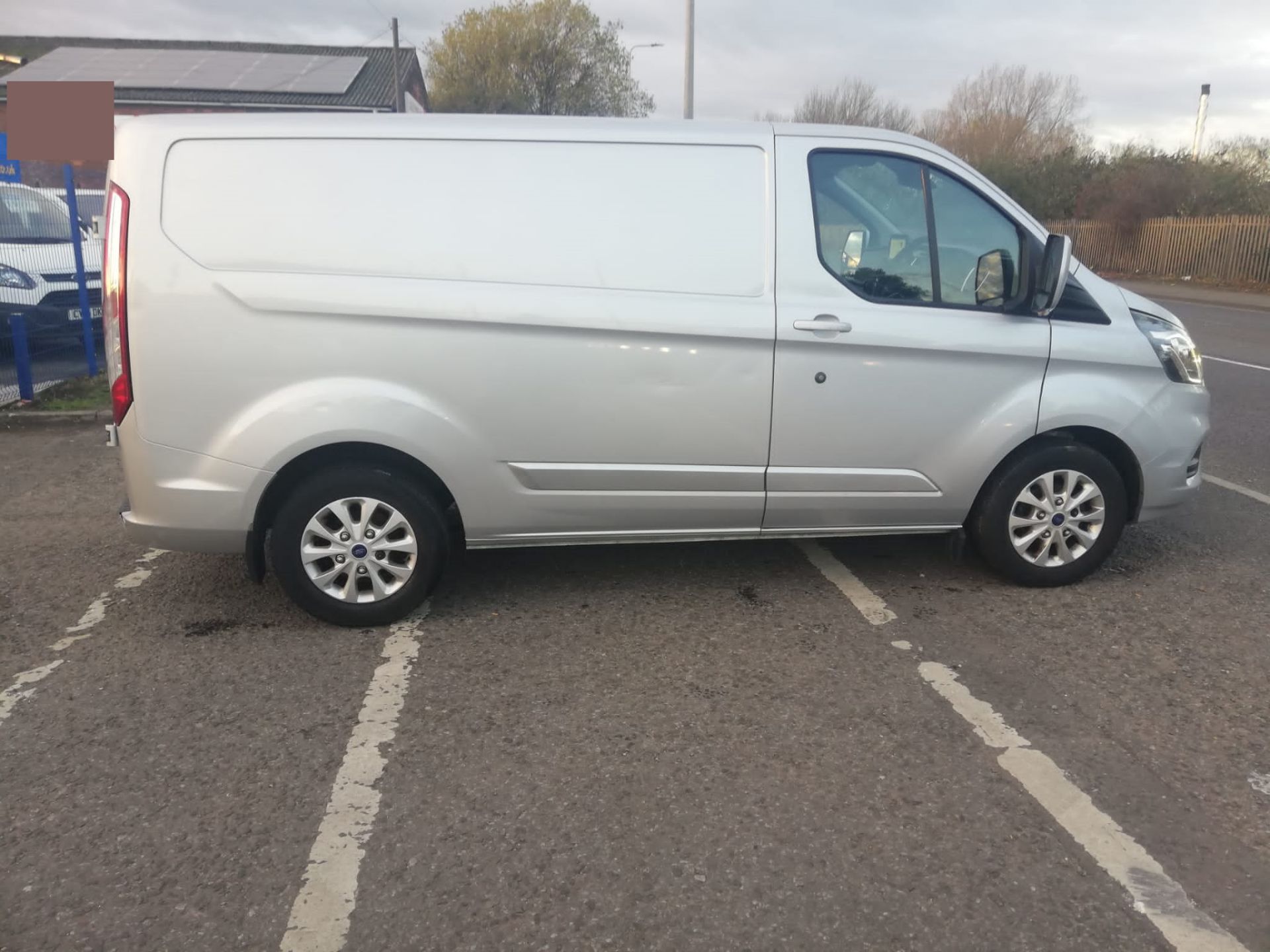 2018 FORD TRANSIT CUSTOM 300 LIMITED SILVER PANEL VAN 100,000 MILES *PLUS VAT* - Image 6 of 11