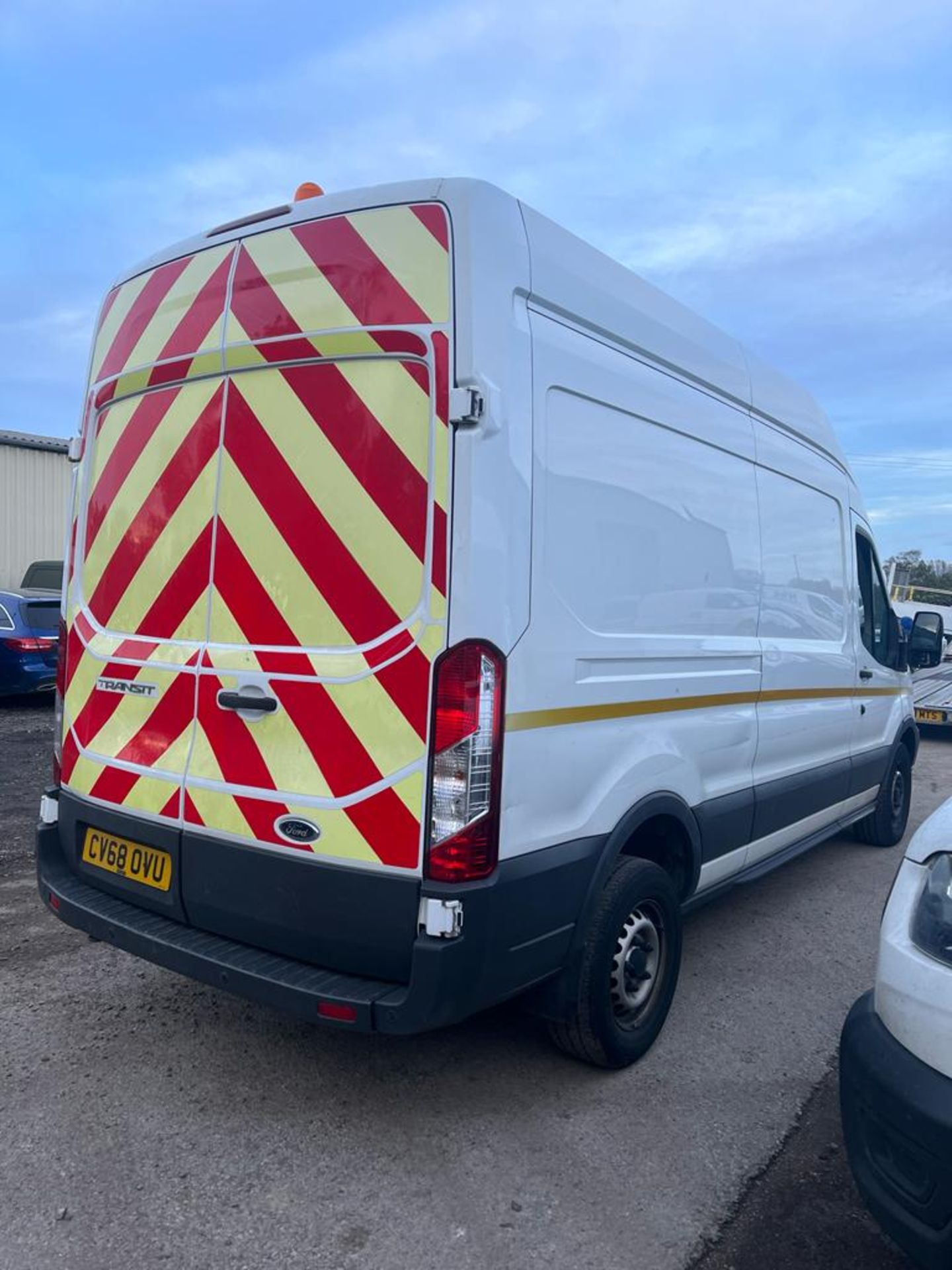 2018/68 FORD TRANSIT 350 WHITE PANEL VAN - 79,000 MILES *PLUS VAT* - Image 6 of 8