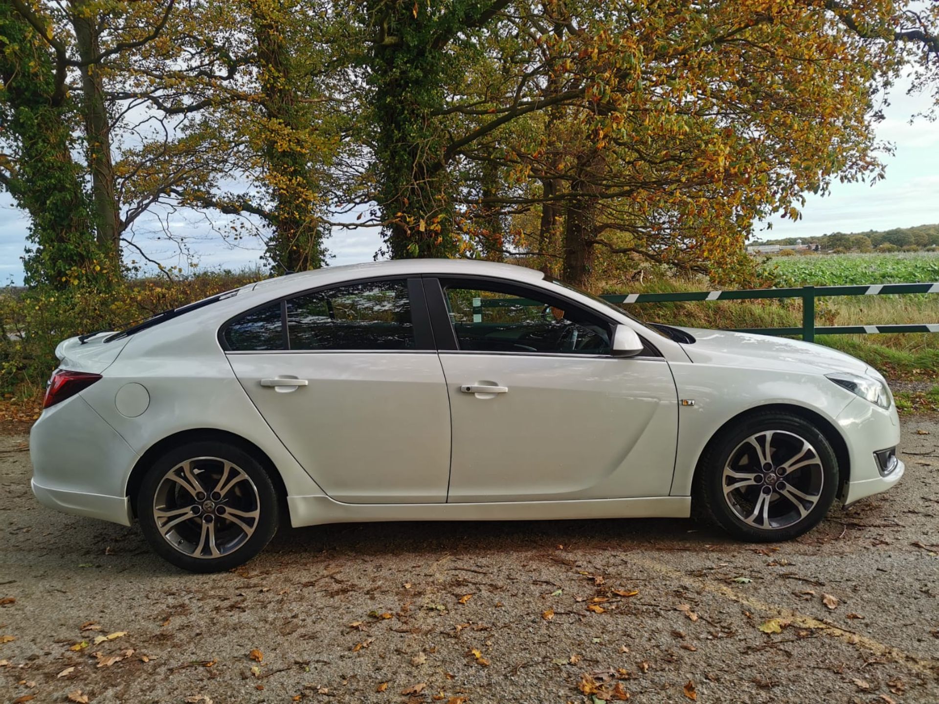 2014/64 VAUXHALL INSIGNIA LTD ED CDTI ECO S/S WHITE HATCHBACK, 67,223 MILES *NO VAT* - Image 9 of 35