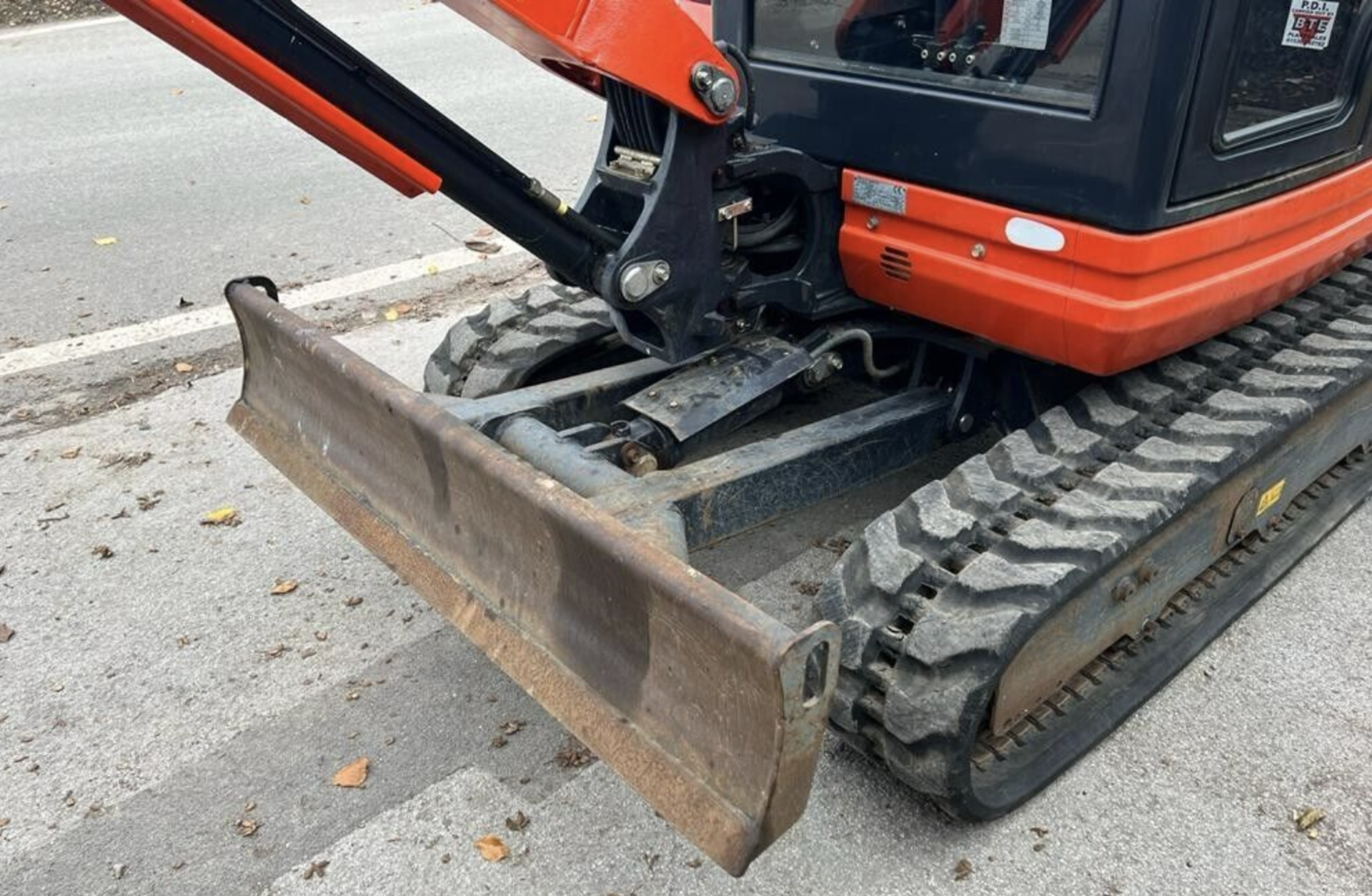 KUBOTA KX71.3 DIGGER EXCAVATOR 2015  ONLY 1787 HOURS FULL CAB AND 5 BUCKETS !  THIS IS THE BIGGEST - Image 7 of 12