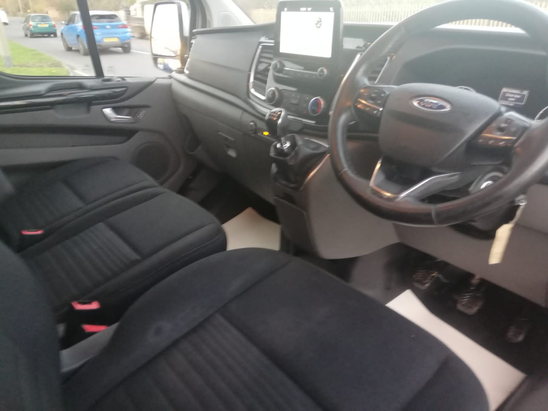 2018 FORD TRANSIT CUSTOM 300 LIMITED SILVER PANEL VAN 100,000 MILES *PLUS VAT* - Image 11 of 11