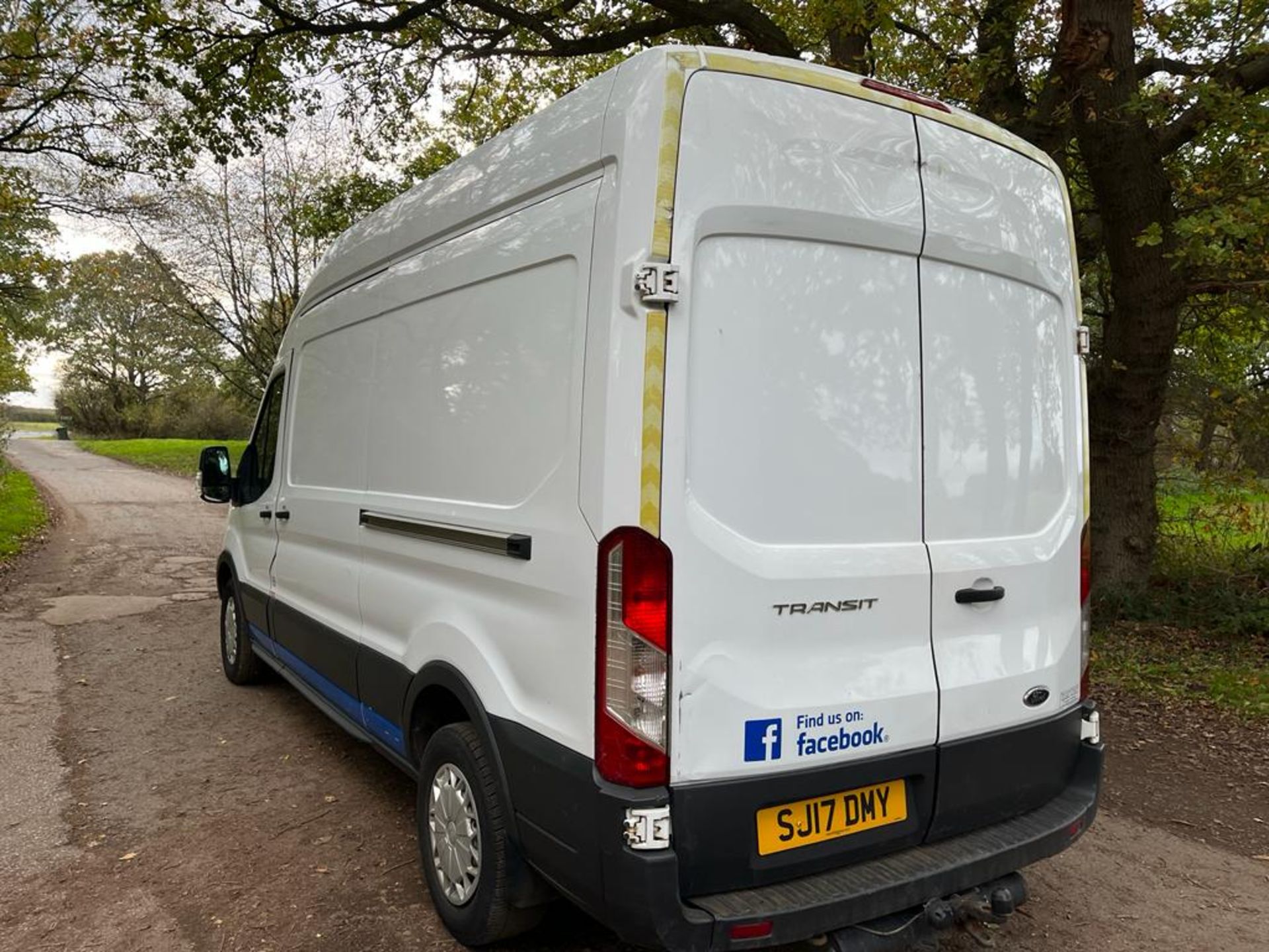 2017 FORD TRANSIT 350 WHITE PANEL VAN 97,000 MILES *PLUS VAT* - Image 7 of 11