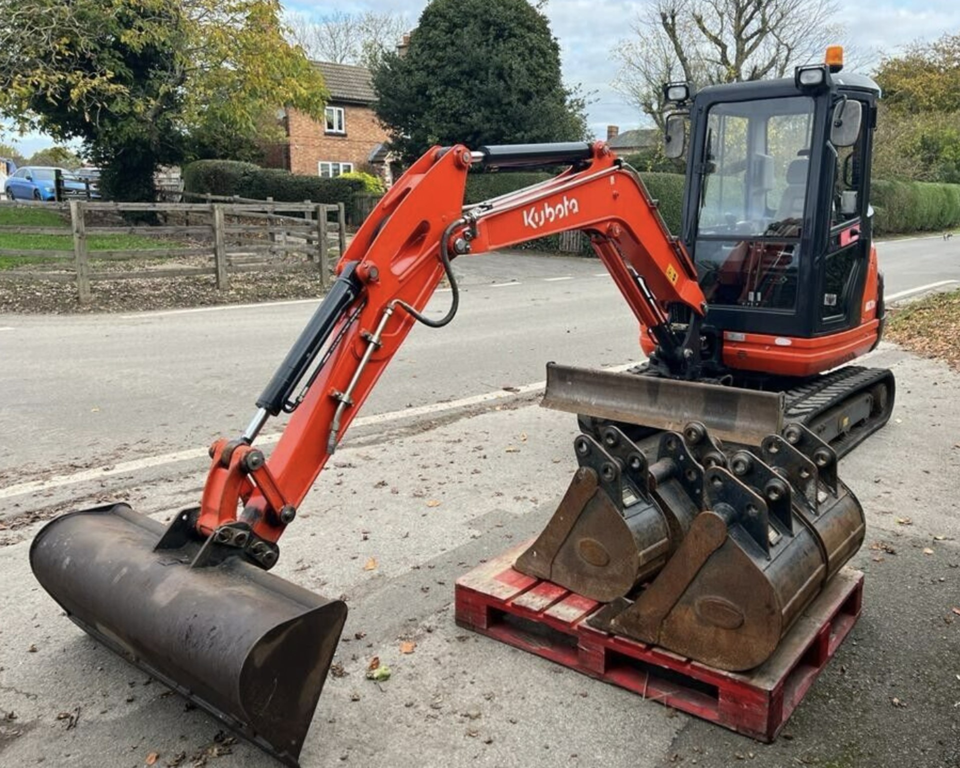 KUBOTA KX71.3 DIGGER EXCAVATOR 2015  ONLY 1787 HOURS FULL CAB AND 5 BUCKETS !  THIS IS THE BIGGEST - Image 5 of 12