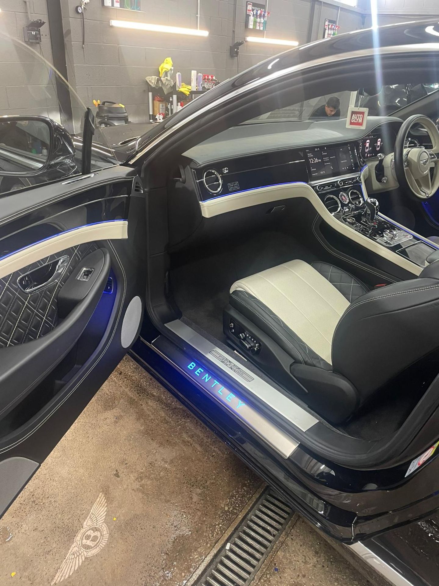 2018 BENTLEY CONTINENTAL GT 6.0 W12 1st EDITION AUTO, COMFORT SEATING, ONLY 13,000 MILES *PLUS VAT* - Image 5 of 9