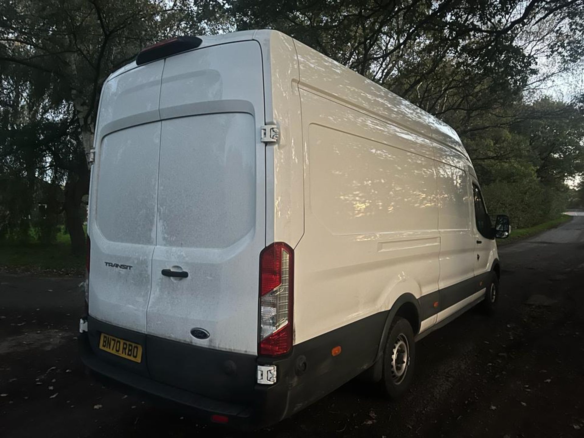 2020 FORD TRANSIT 350 LEADER ECOBLUE WHITE PANEL VAN - 82,000 MILES *PLUS VAT* - Image 4 of 12