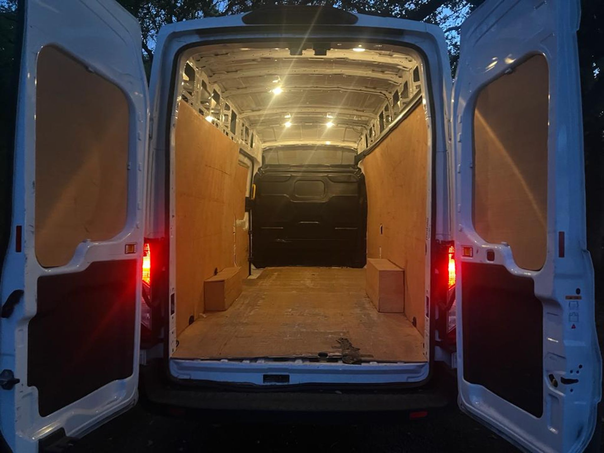 2020 FORD TRANSIT 350 LEADER ECOBLUE WHITE PANEL VAN - 82,000 MILES *PLUS VAT* - Image 12 of 12