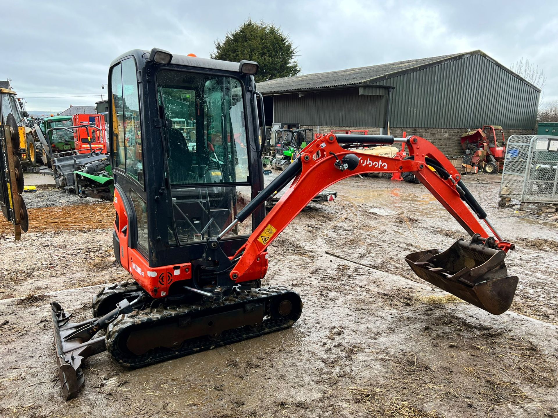 2018 KUBOTA KX018-4 1.8 TON MINI DIGGER, RUNS DRIVES AND DIGS, SHOWING A LOW 1681 HOURS - Image 9 of 20