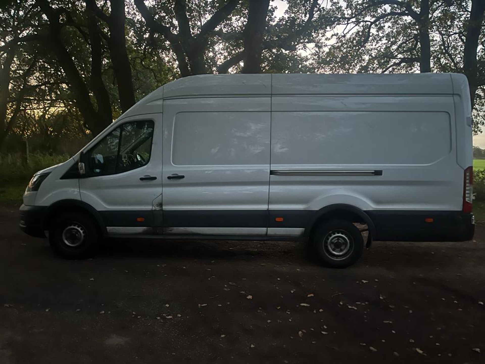 2020 FORD TRANSIT 350 LEADER ECOBLUE WHITE PANEL VAN - 82,000 MILES *PLUS VAT* - Image 7 of 12