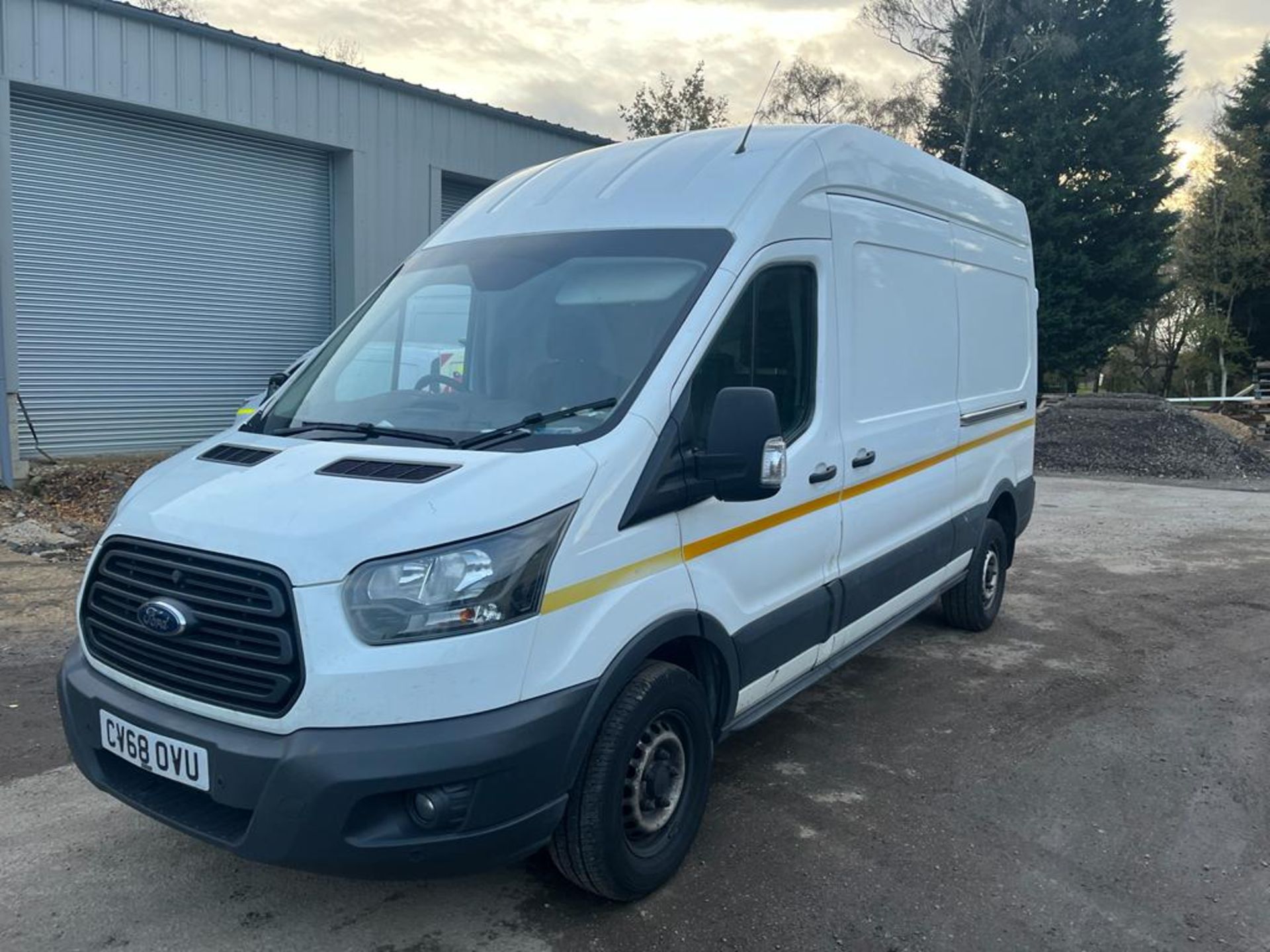 2018/68 FORD TRANSIT 350 WHITE PANEL VAN - 79,000 MILES *PLUS VAT* - Image 3 of 8