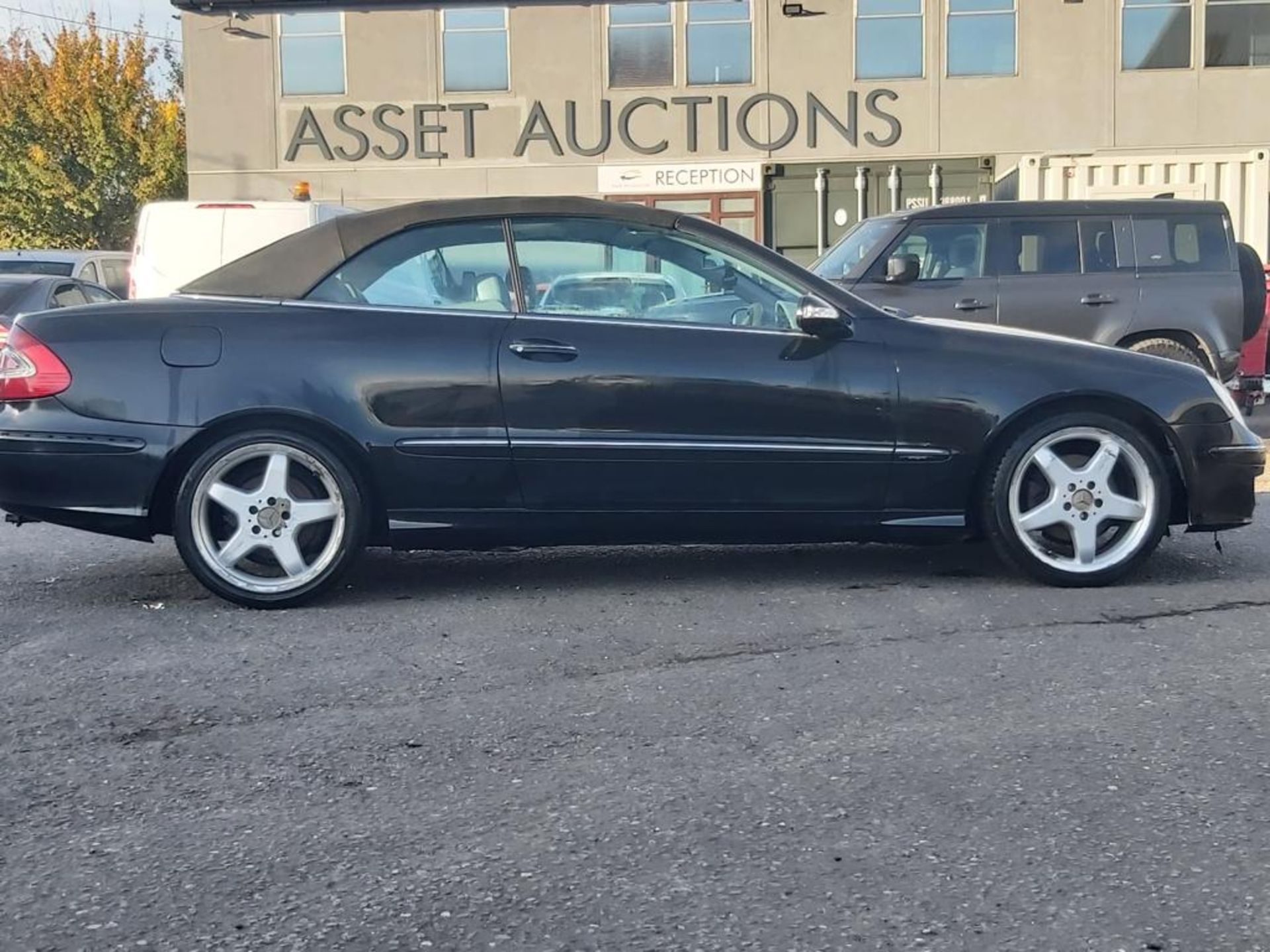 2003 MERCEDES BENZ CLK240BLACK CONVERTIBLE *PLUS VAT*