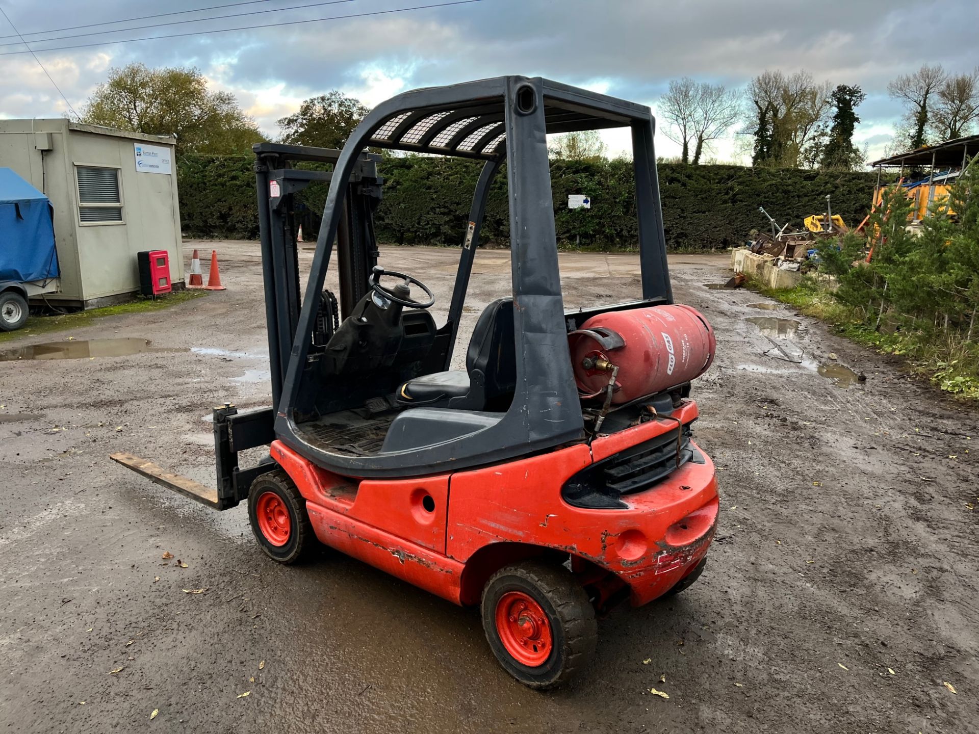 Linde H16 gas forklift - Free lift mast - Sideshift *NO VAT* - Image 4 of 5