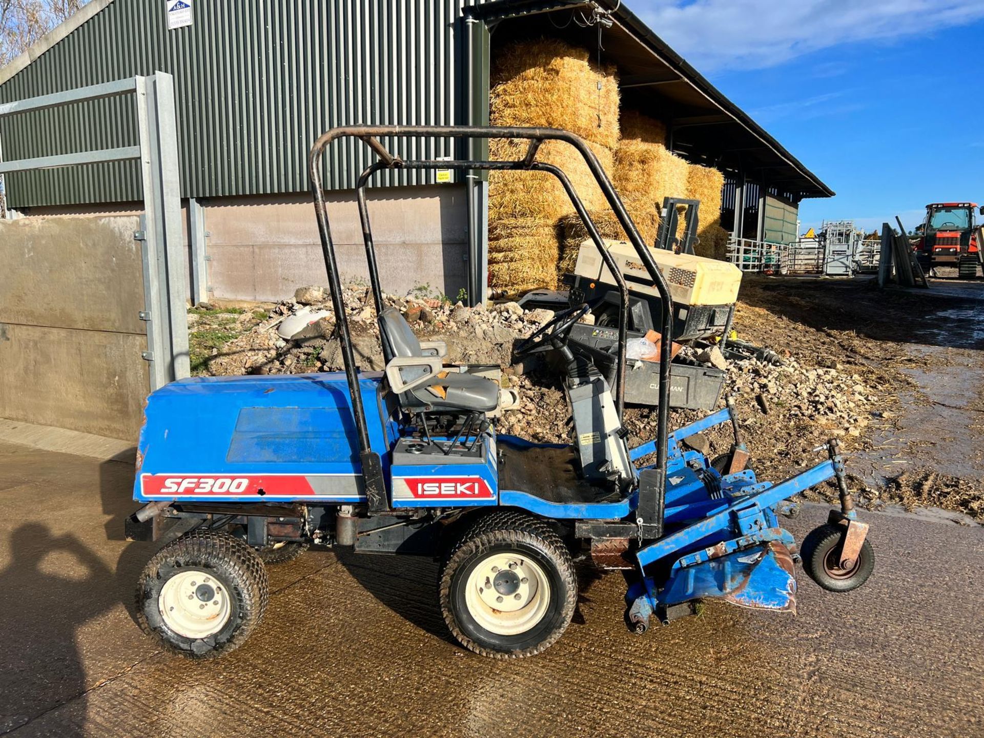 Iseki SF300 4WD Diesel Outfront Mower *NO VAT* - Image 4 of 17
