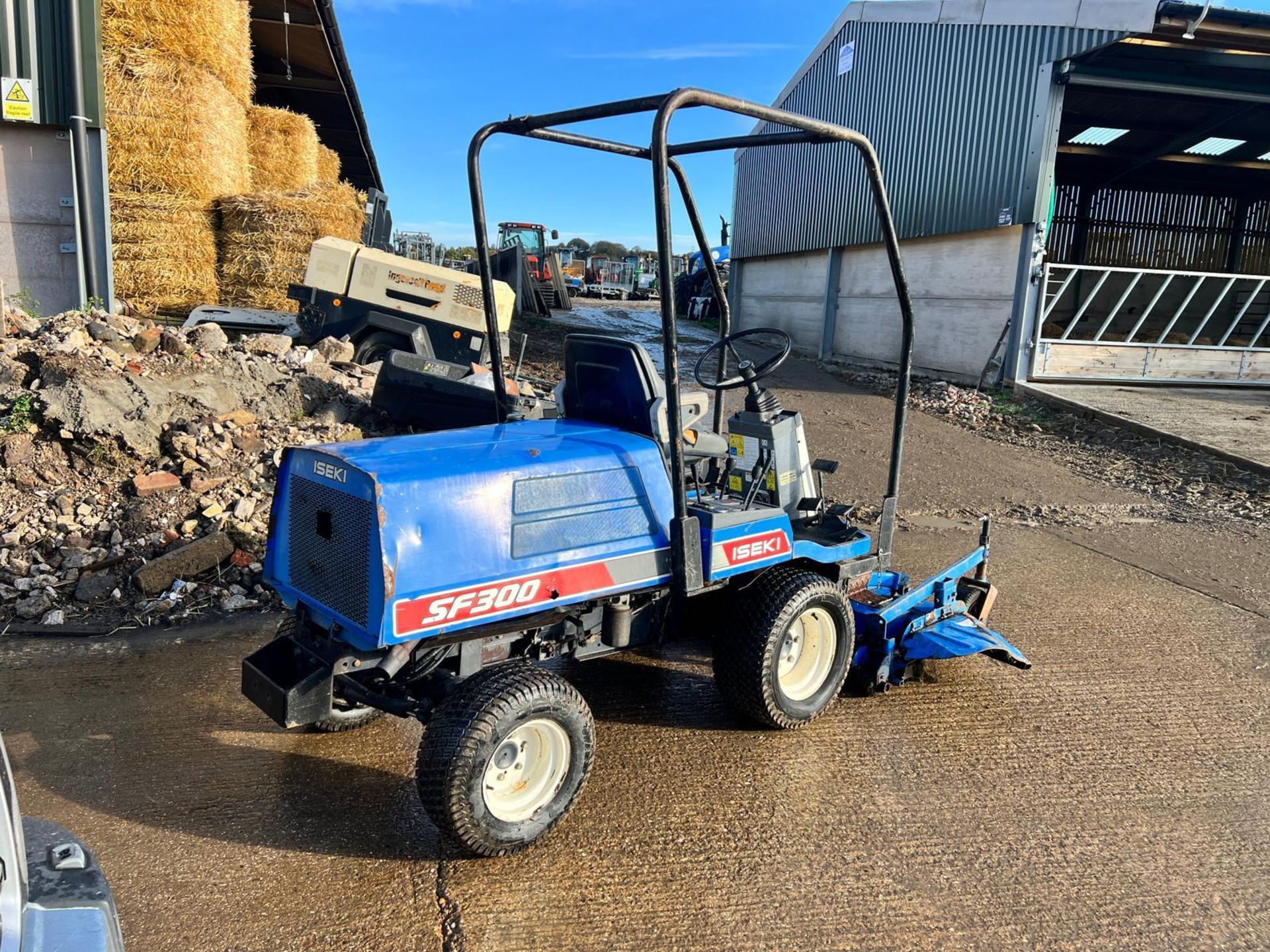 Iseki SF300 4WD Diesel Outfront Mower *NO VAT* - Image 5 of 17