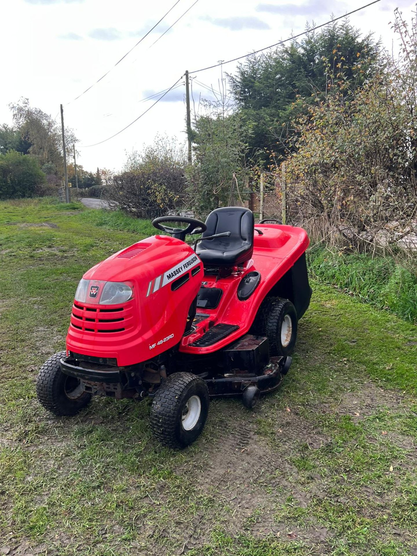 MASSEY FERGUSON MF48-23RD RIDE ON LAWN MOWER *PLUS VAT* - Image 6 of 10