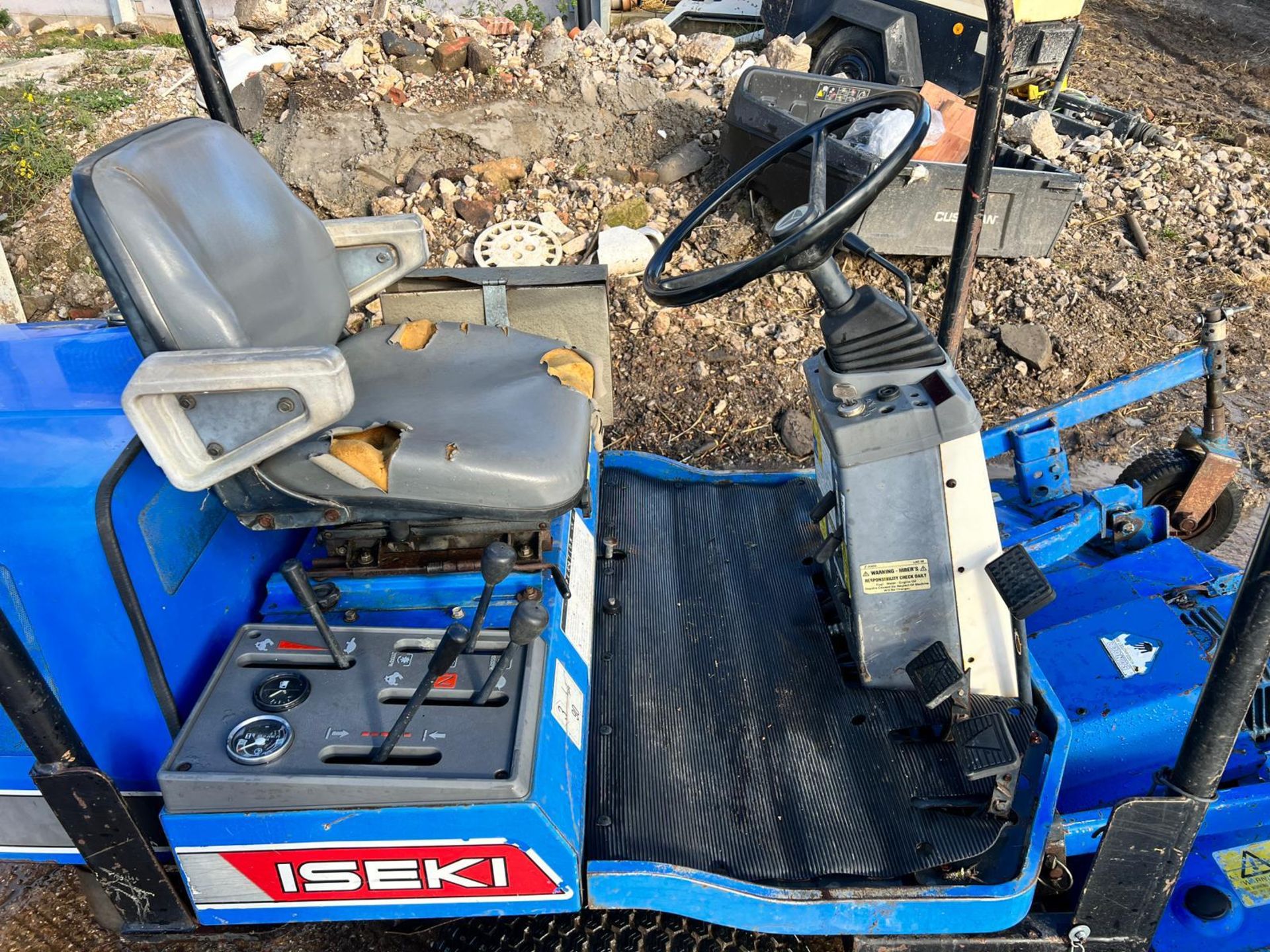 Iseki SF300 4WD Diesel Outfront Mower *NO VAT* - Image 9 of 17
