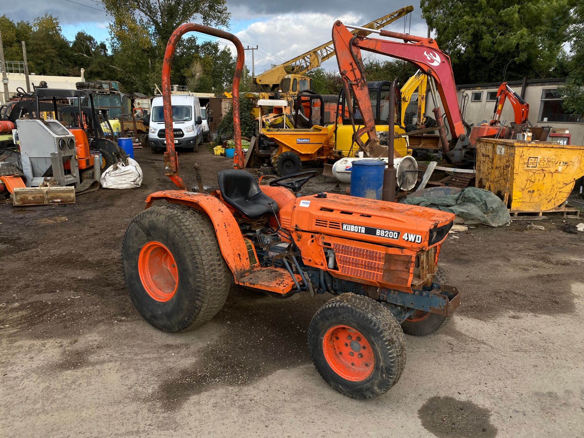 Kubota B8200 4x4 Tractor - Grass Tyres - Link Arms - Roll Bar - Auxiliary Hydraulics *PLUS VAT*