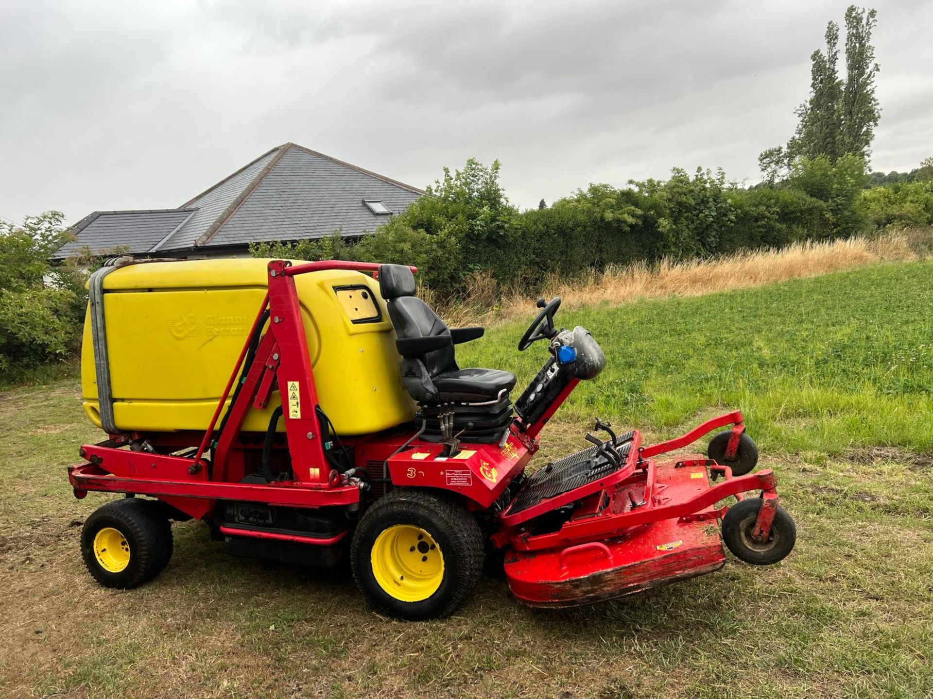 Gianni Ferrari 35HP 4WD Diesel High Tip Mower *PLUS VAT* - Image 5 of 13