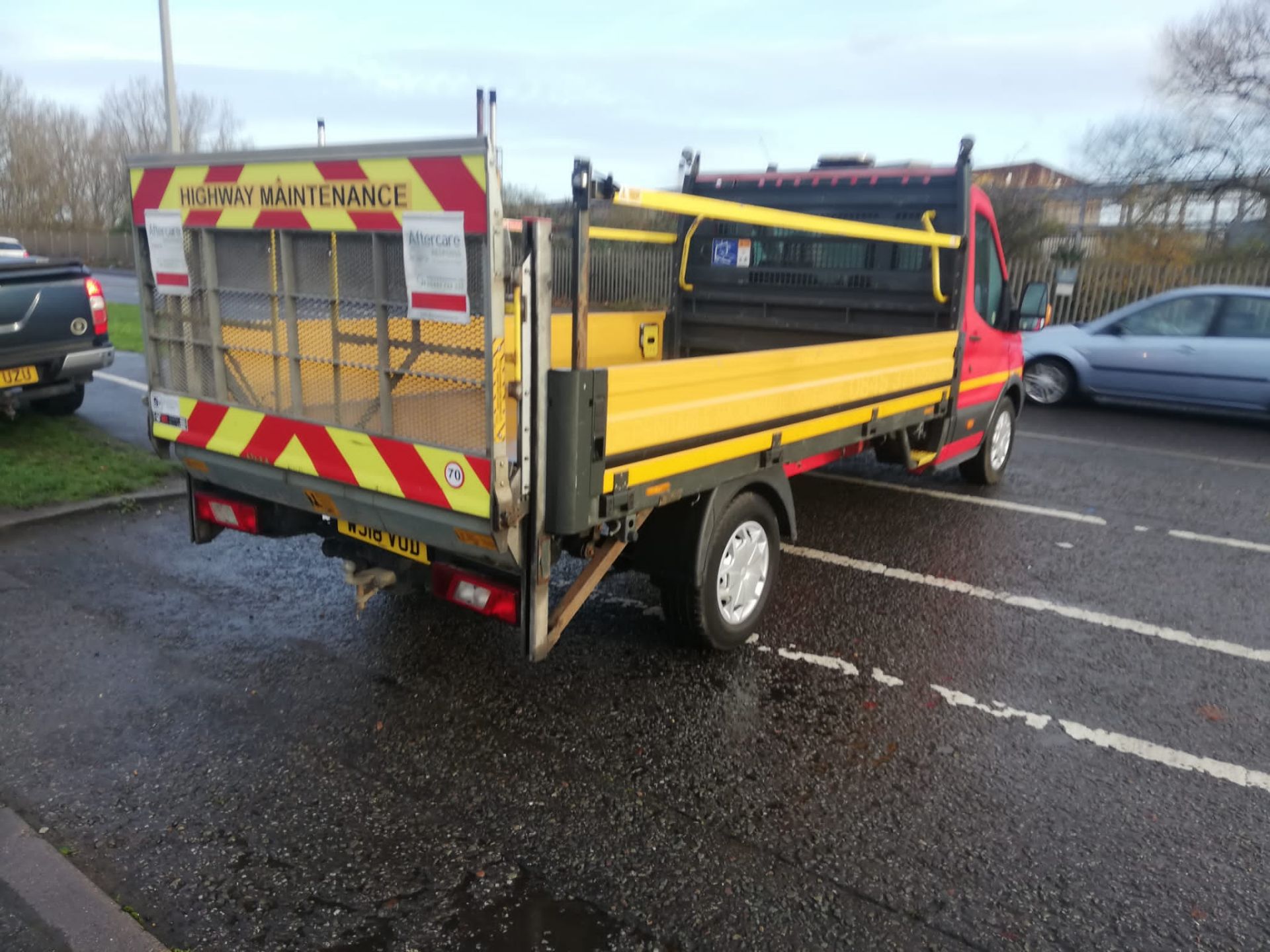 2018 FORD TRANSIT 350 RED TAIL LIFT DROPSIDE 103,000 MILES *PLUS VAT* - Image 4 of 9