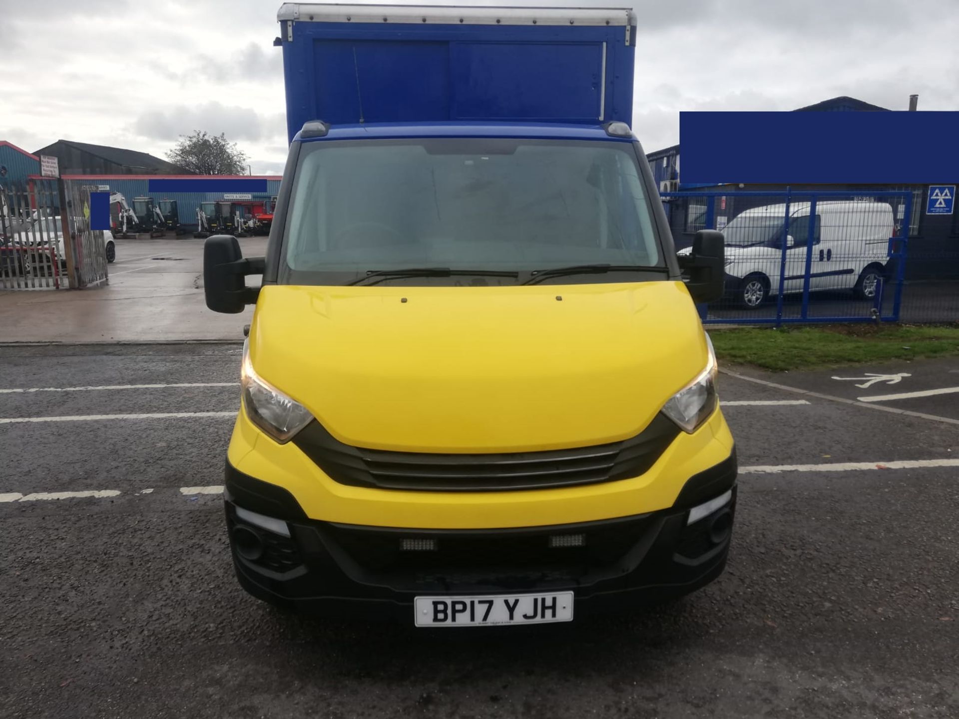 2017 IVECO DAILY 35C14 CURTAINSIDER 115,000 MILES *NO VAT* - Image 2 of 10