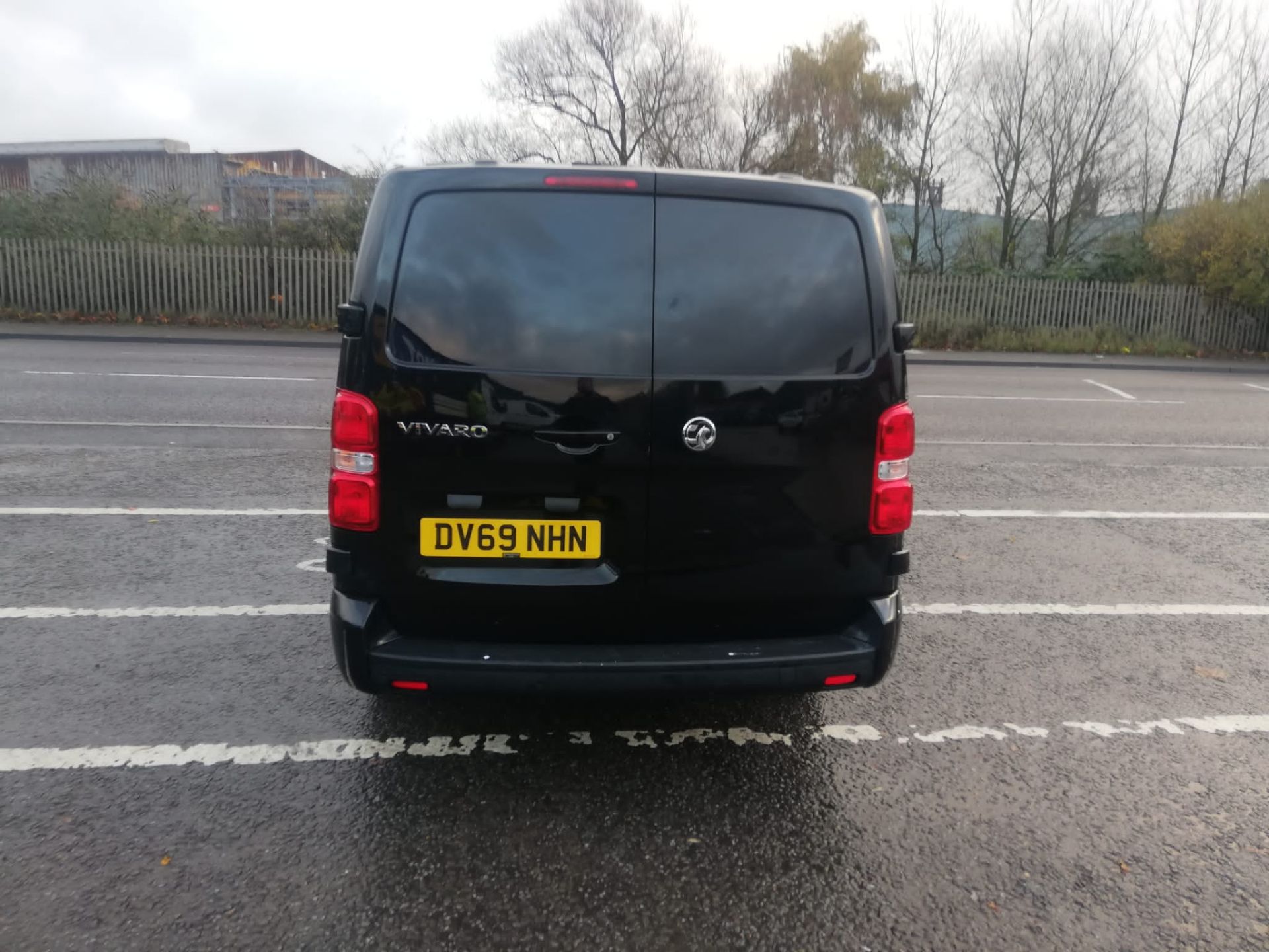 2019/69 VAUXHALL VIVARO 3100 SPORTIVE S/S BLACK SPORTIVE PANEL VAN 44,000 MILES *PLUS VAT* - Image 7 of 10