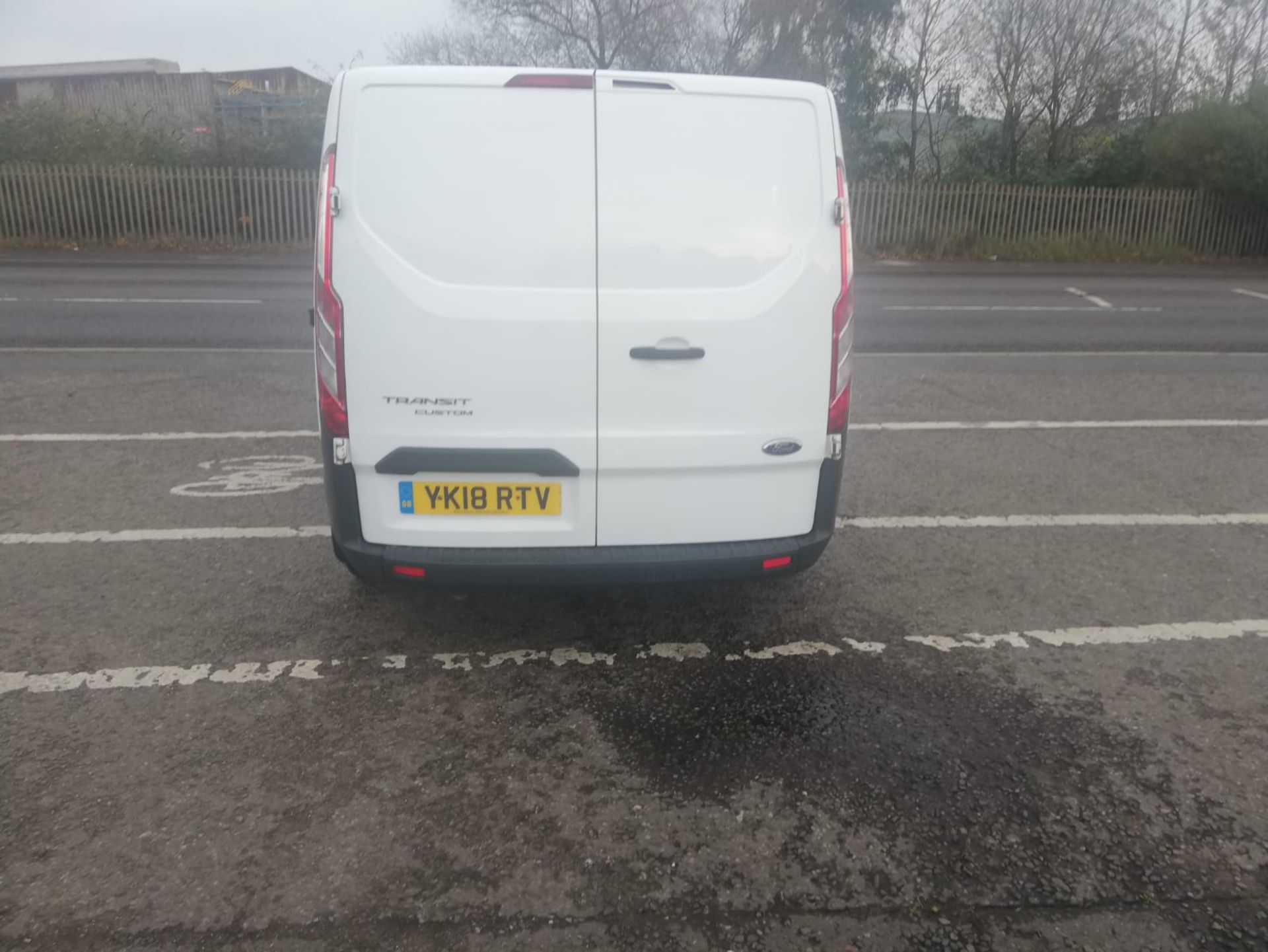 2018 FORD TRANSIT CUSTOM 290 WHITE PANEL VAN - 90,000 MILES *PLUS VAT* - Image 9 of 10