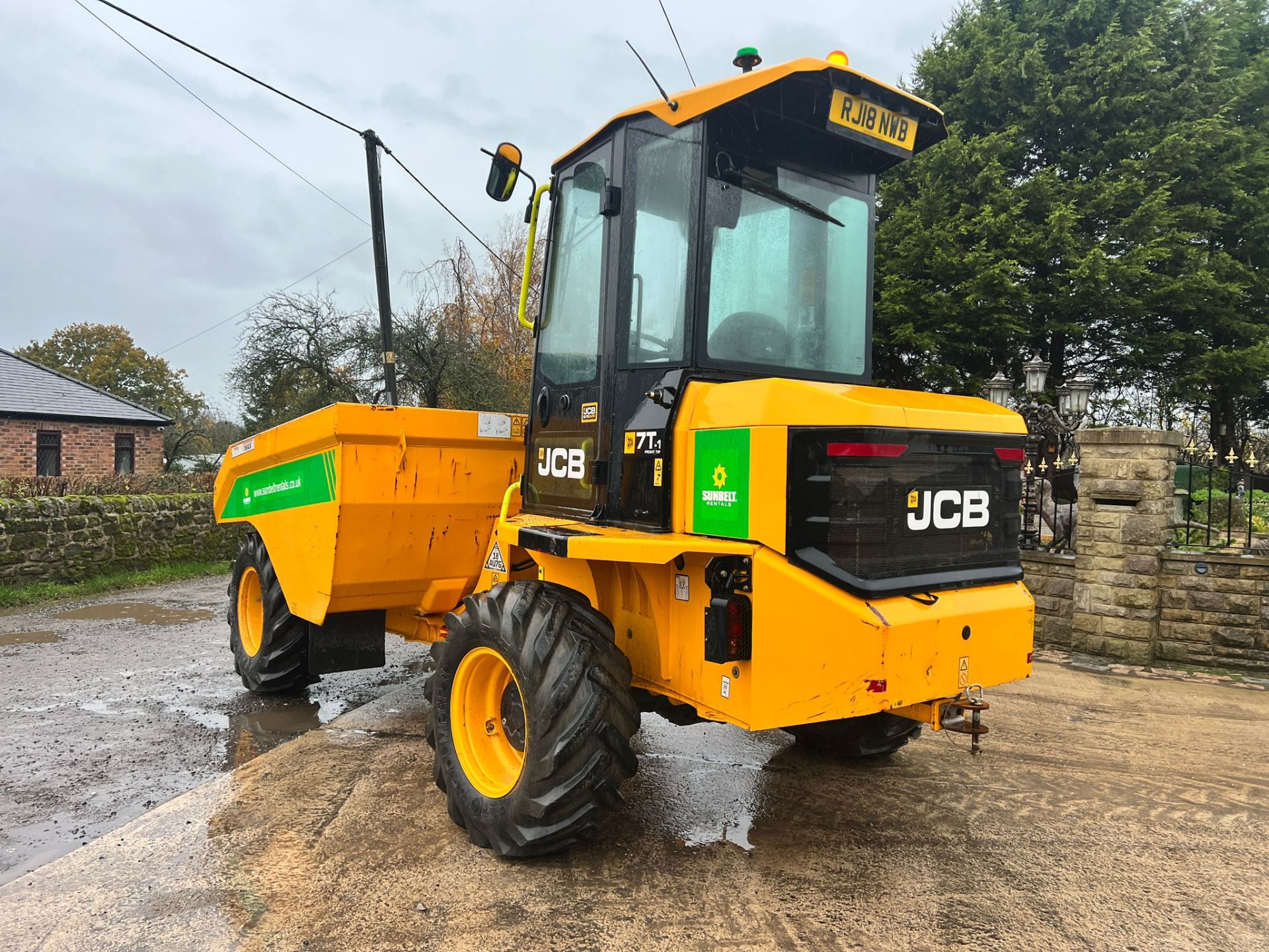 2018 JCB 7T-1 Front Tip 4WD 7 Tonne Articulated Dumper *PLUS VAT* - Image 3 of 22