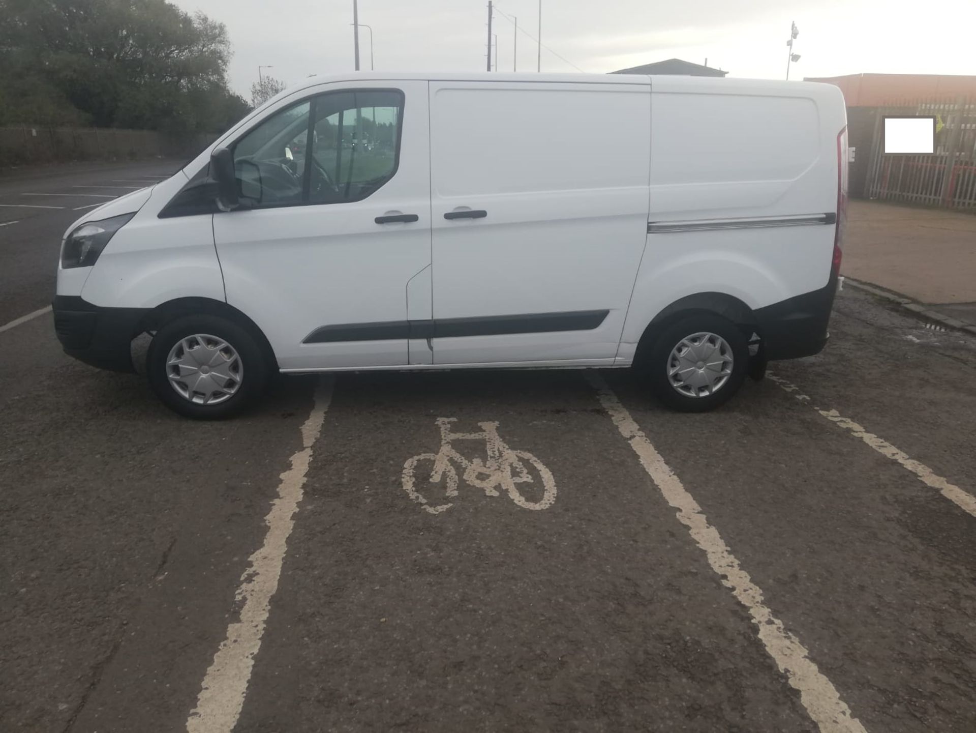 2018 FORD TRANSIT CUSTOM 290 WHITE PANEL VAN - 90,000 MILES *PLUS VAT* - Image 4 of 10