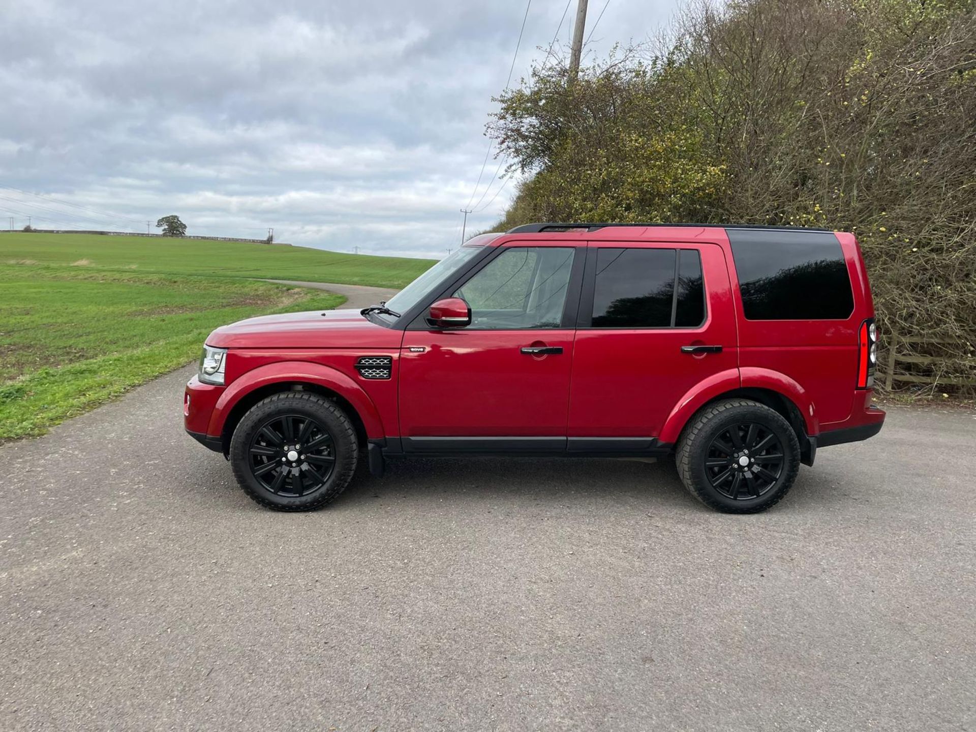 2015 LAND ROVER DISCOVERY XS SDV6 AUTO RED AUTOMATIC *PLUS VAT* - Image 7 of 16