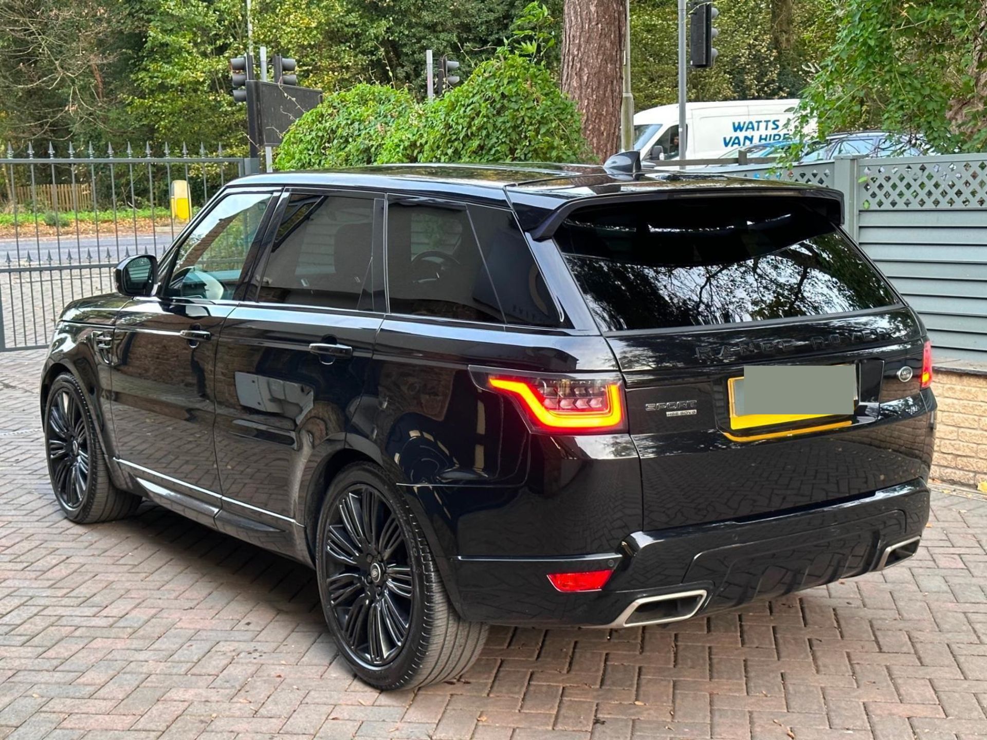 2018 Land Rover Range Rover Sport 3.0 SDV6 HSE Dynamic 5dr Auto ESTATE Diesel *NO VAT* - Image 4 of 10