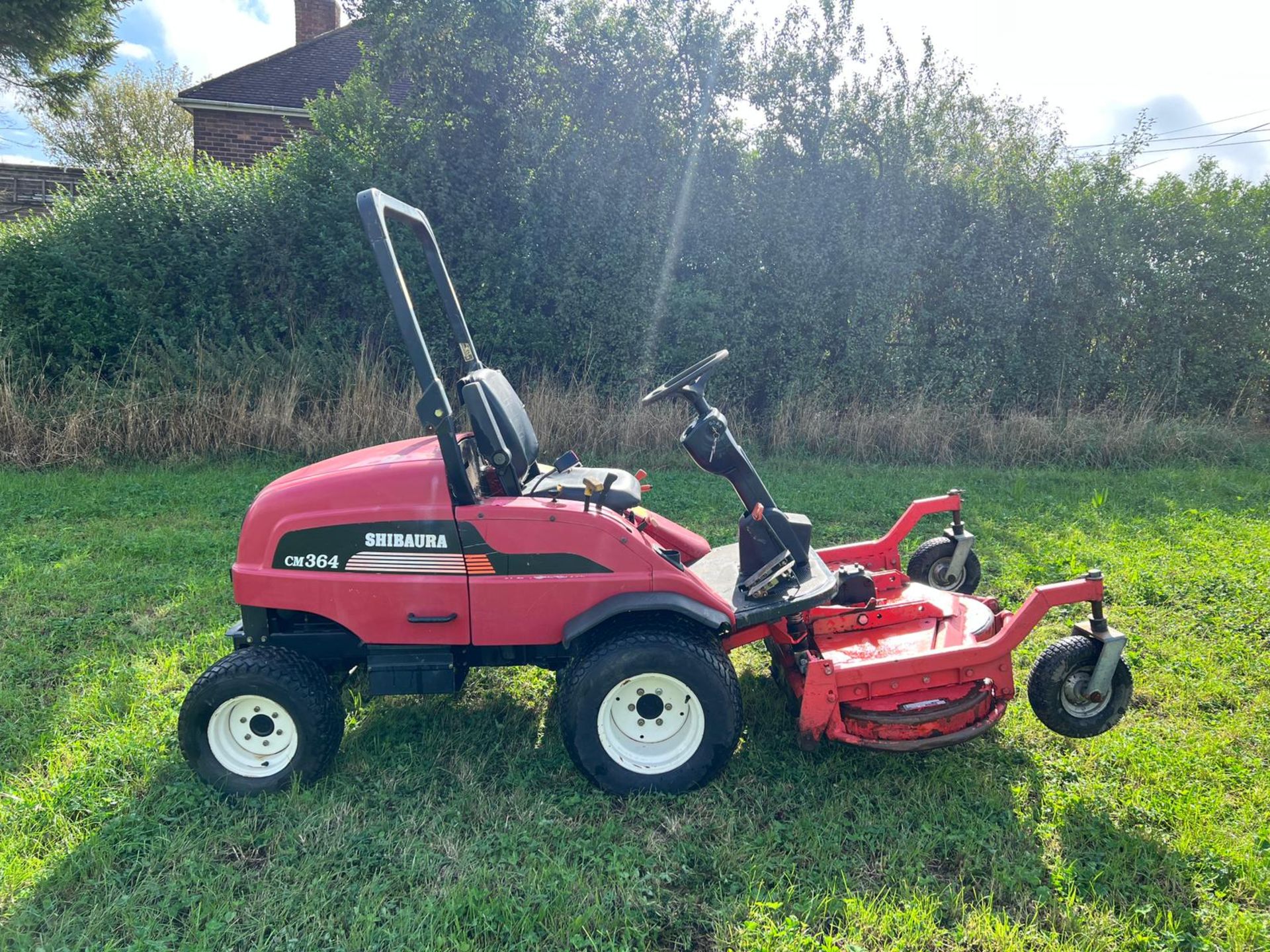 Shibaura CM364 4WD Outfront Ride On Mower *PLUS VAT* - Image 7 of 17