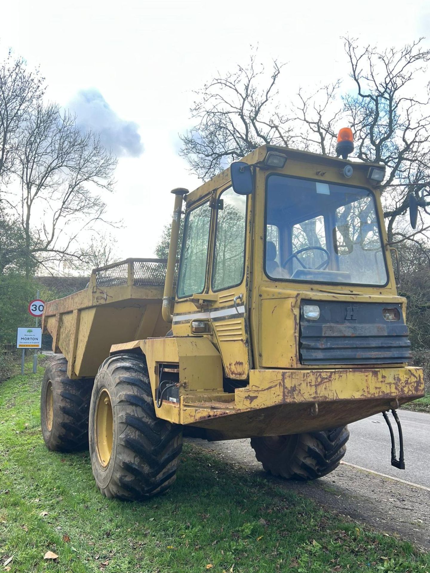 Hydrema 800 4x4 Articulated Dumptruck *PLUS VAT* - Image 2 of 10