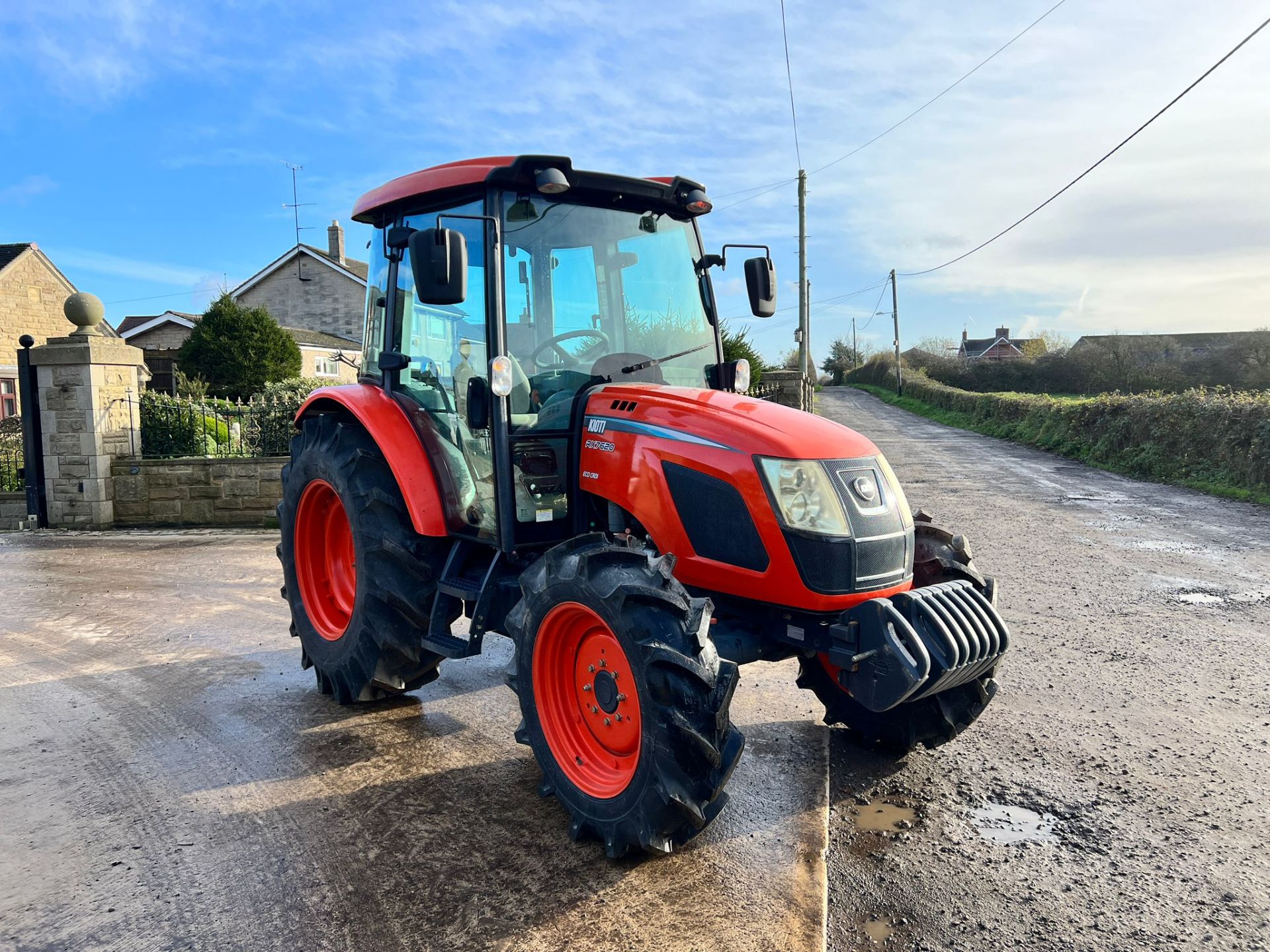 New And Unused Kioti RX7620 76HP 4WD Compact Tractor - Runs Drives And Works *PLUS VAT*