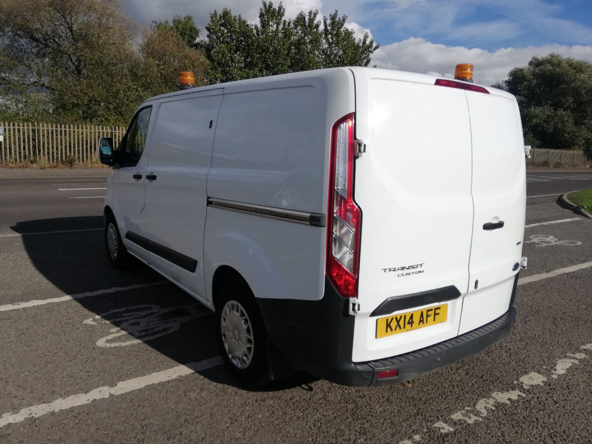 2014/64 FORD TRANSIT CUSTOM 290 ECO-TECH WHITE PANEL VAN - 130,000 MILES *PLUS VAT* - Image 6 of 9