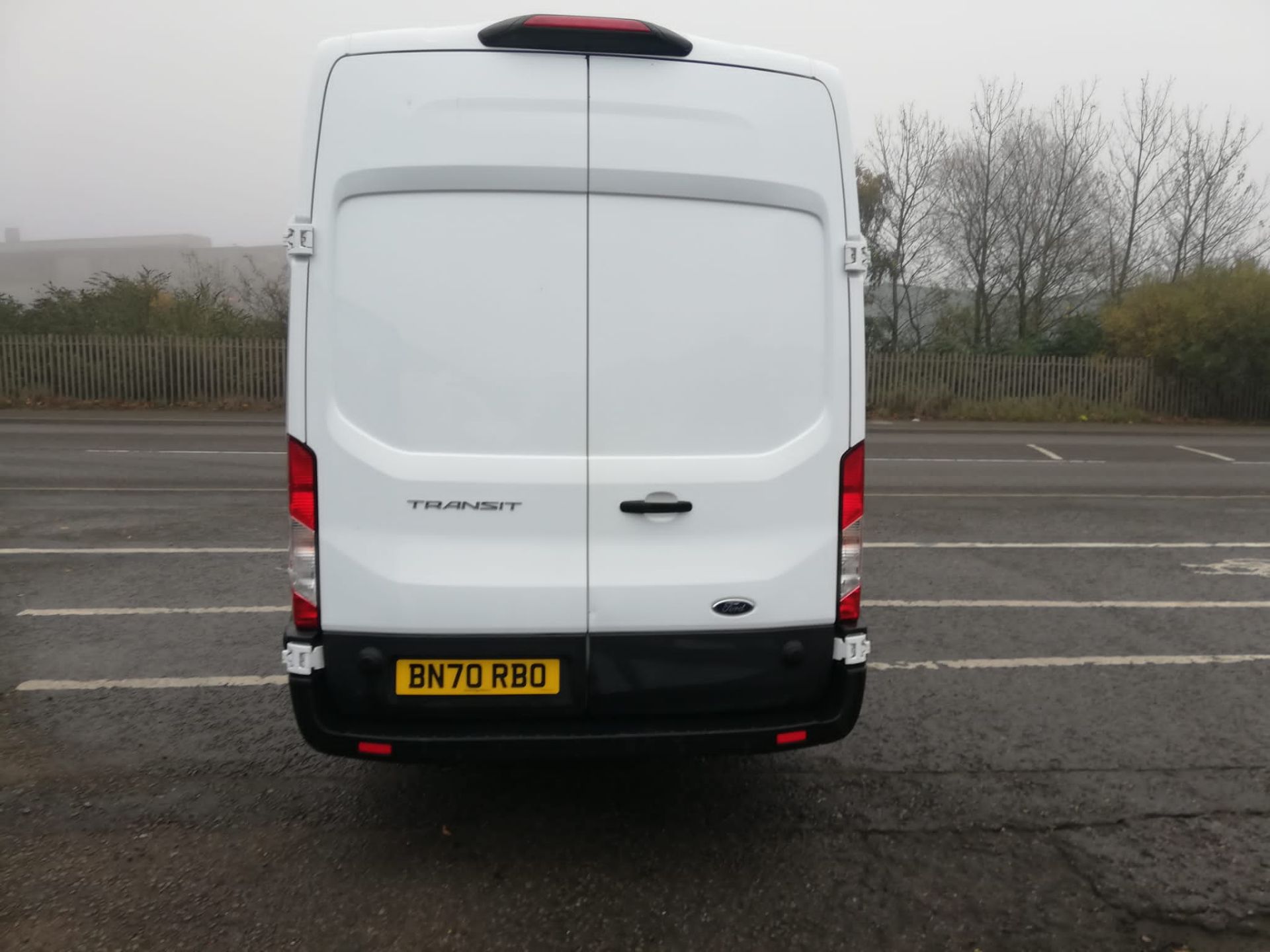 2020 FORD TRANSIT 350 LEADER ECOBLUE WHITE PANEL VAN - 82,000 MILES *PLUS VAT* - Image 6 of 10