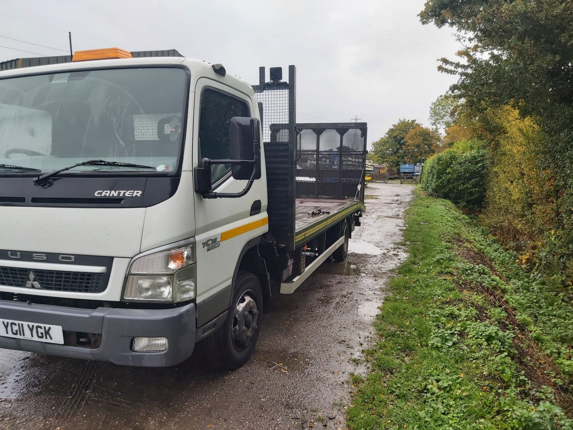 2011 MITSUBISHI FUSO CANTER WHITE HCV WITH HYDRAULIC RAMP *PLUS VAT* - Image 3 of 13