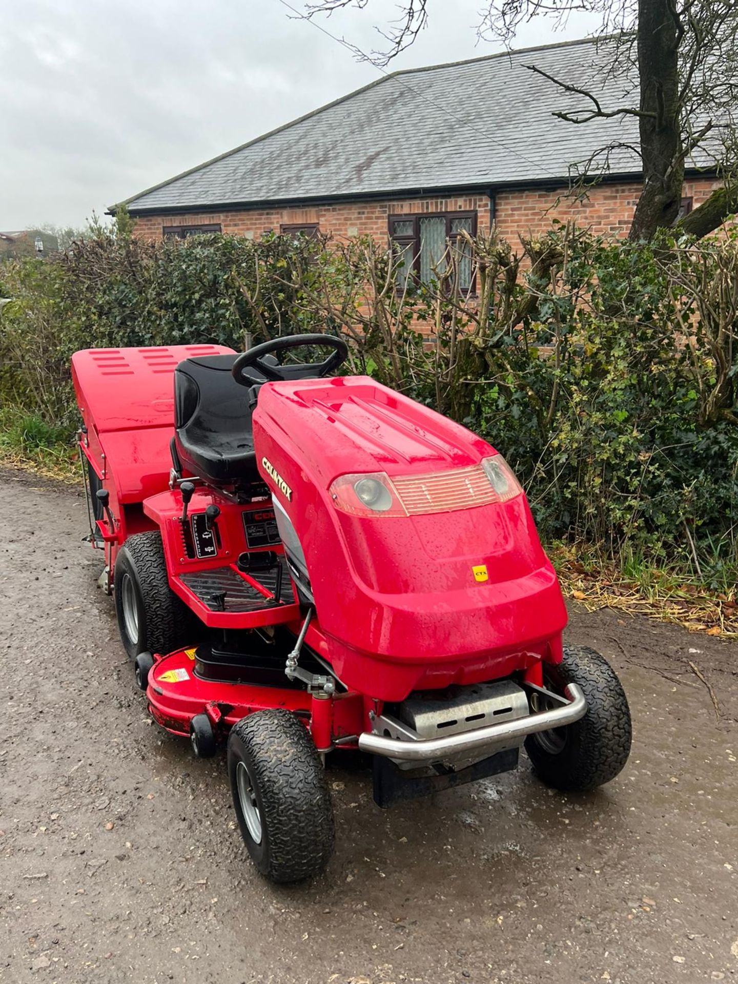 COUNTAX RIDE ON LAWN MOWER *PLUS VAT*