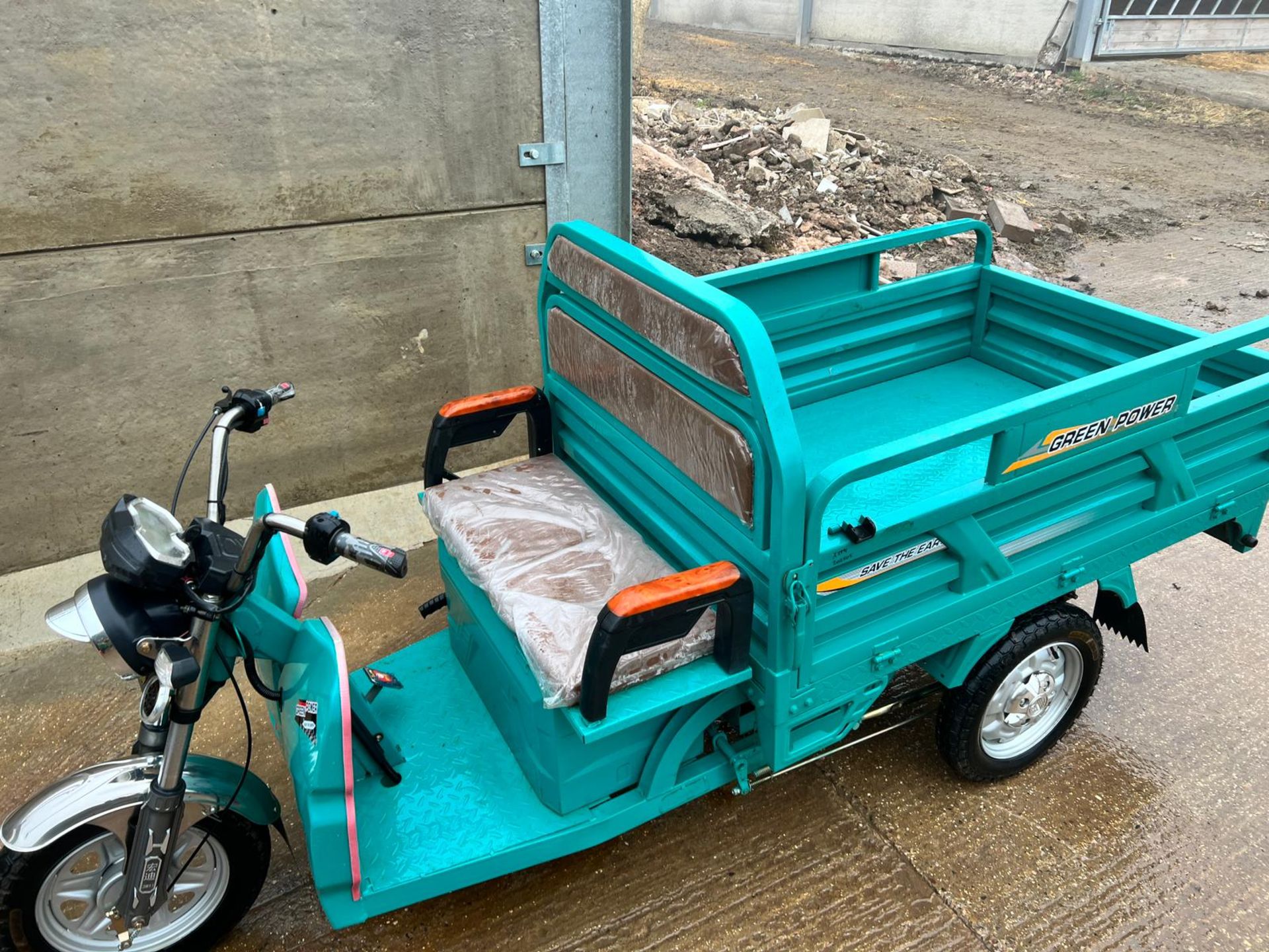 New And Unused Champs Electric Tricycle/Tuk Tuk - In Working Order *PLUS VAT* - Image 16 of 23