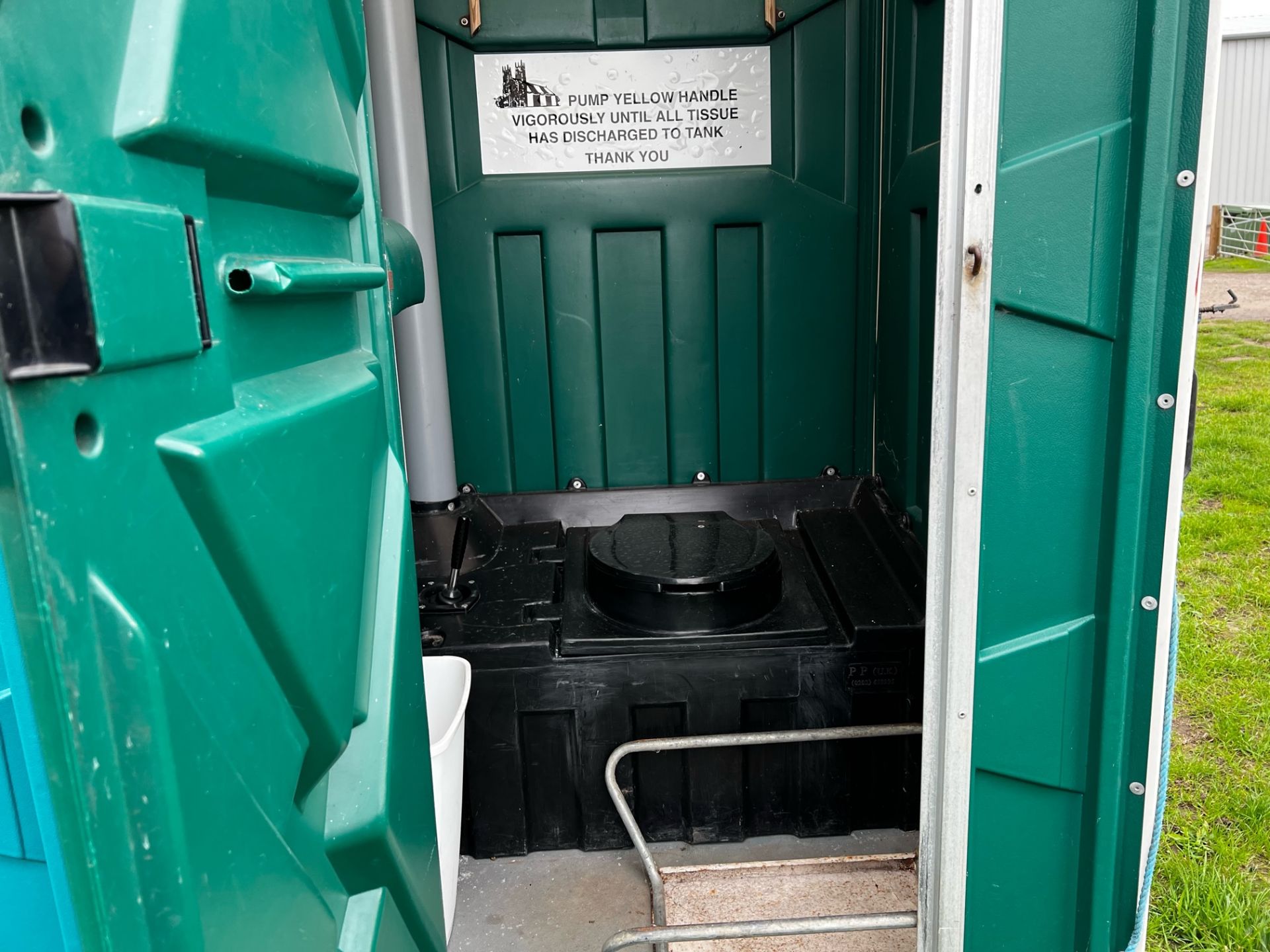 Trailered Portaloos *NO VAT* - Image 2 of 4