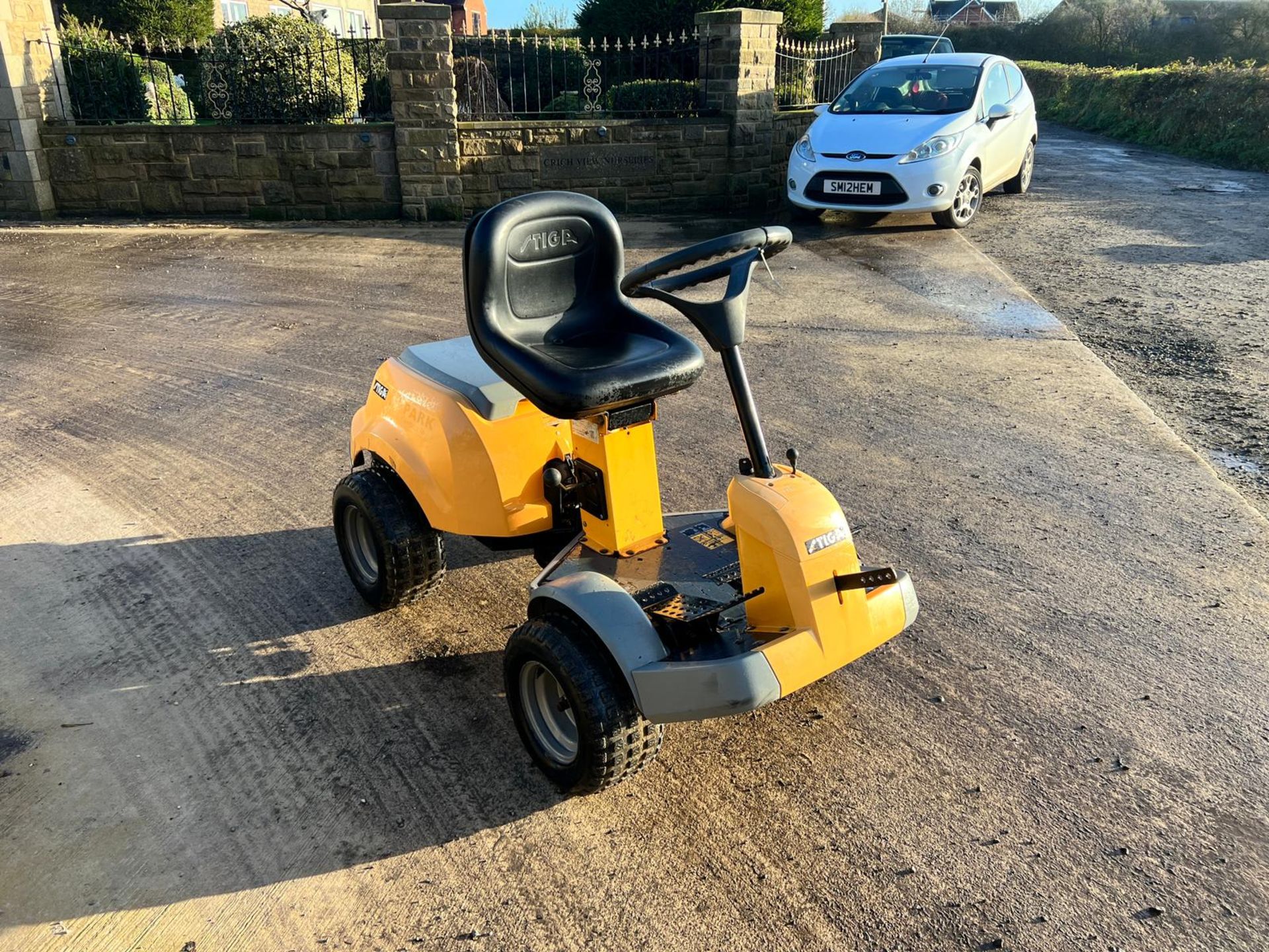Stiga Compact 16 Outfront Ride On Mower - Runs And Drives *PLUS VAT*