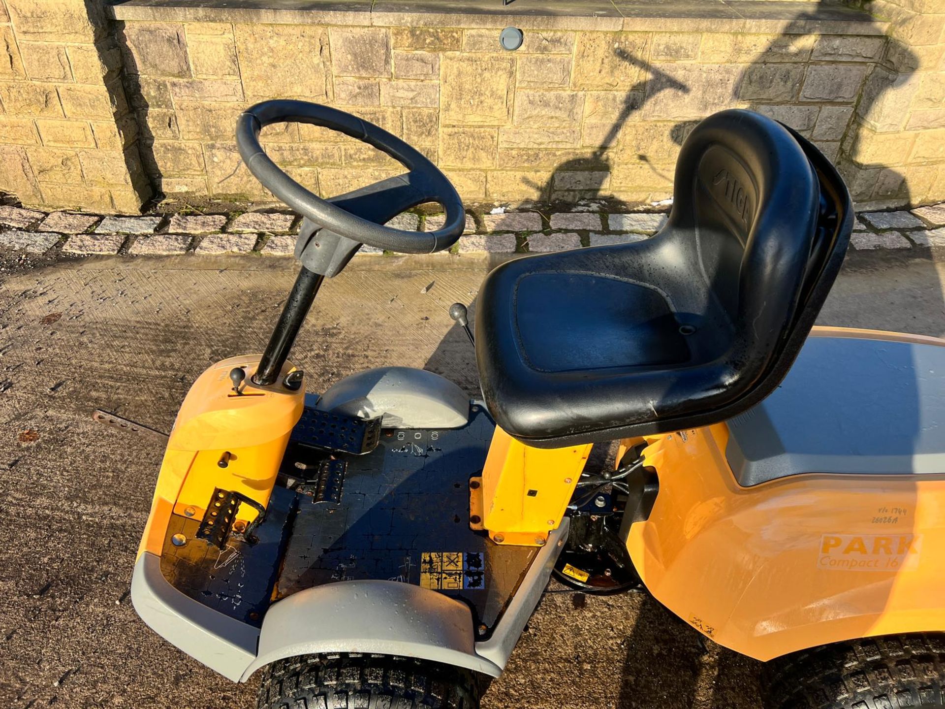 Stiga Compact 16 Outfront Ride On Mower - Runs And Drives *PLUS VAT* - Image 6 of 12