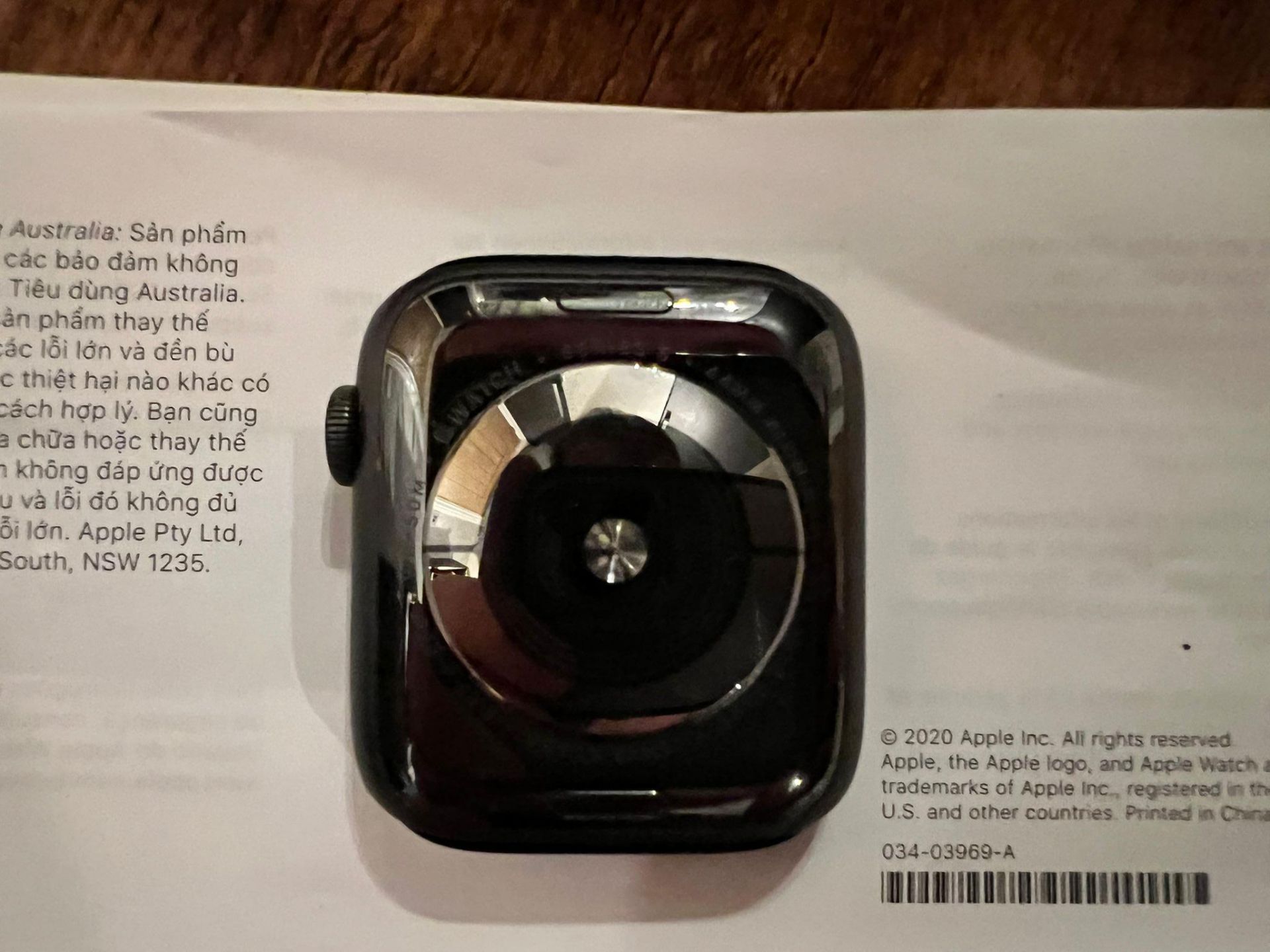 Apple Watch Series 5 Space Grey 44mm - Cellular And GPS *NO VAT* - Image 10 of 10